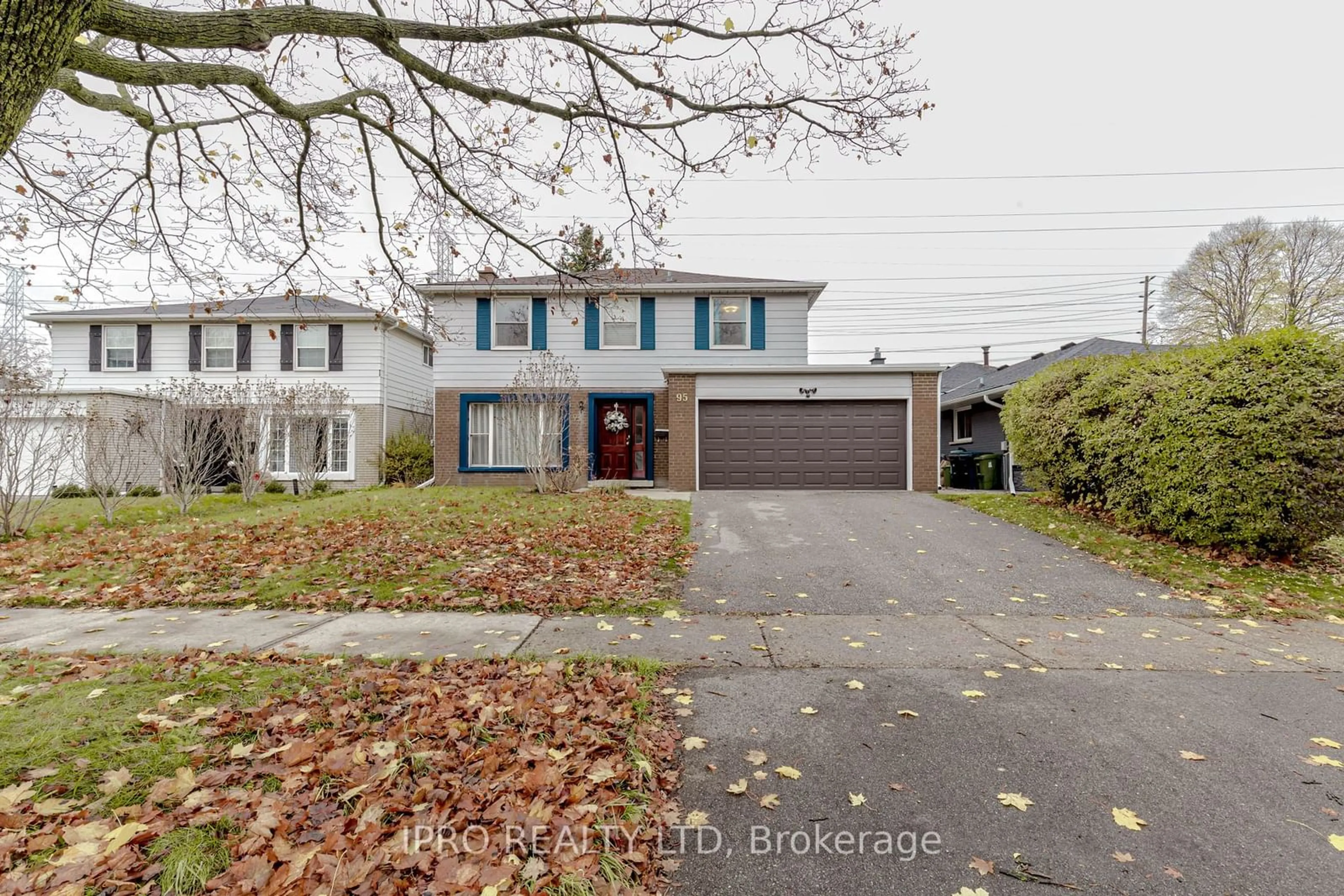 Frontside or backside of a home, the street view for 95 Willowridge Rd, Toronto Ontario M9R 3Z5