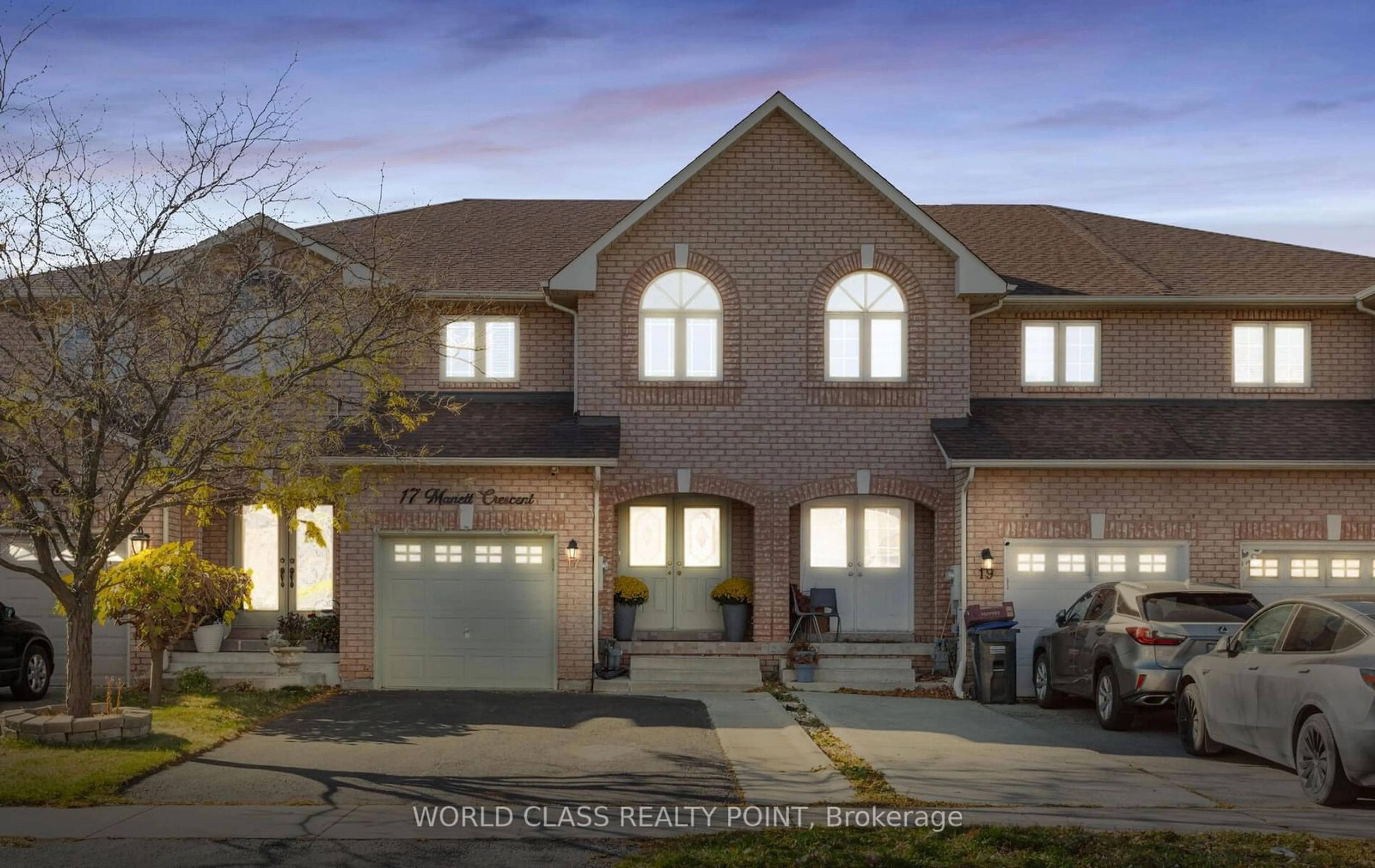 A pic from exterior of the house or condo, the street view for 17 Manett Cres, Brampton Ontario L6X 4X4