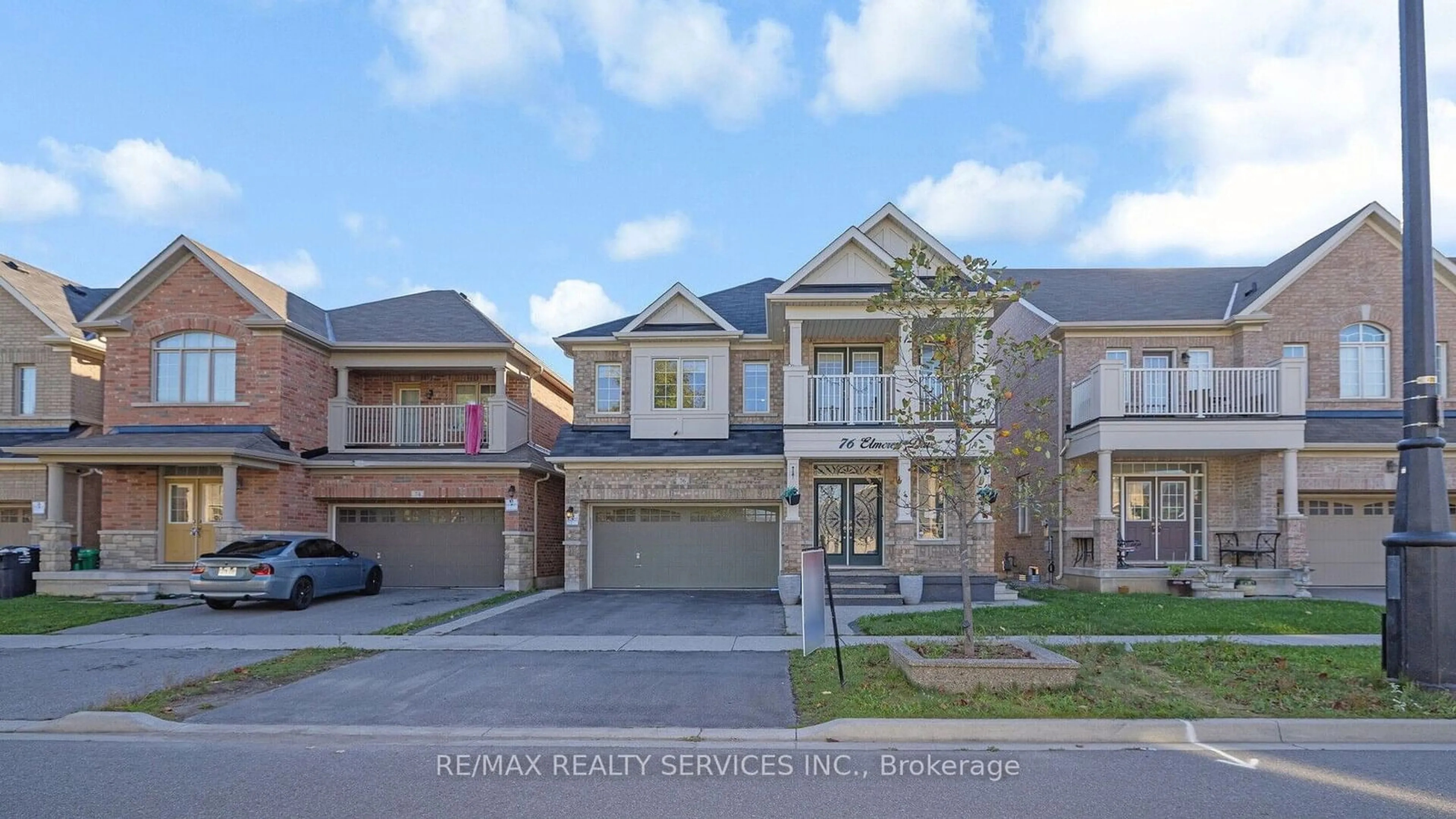 Frontside or backside of a home, the street view for 76 Elmcrest Dr, Brampton Ontario L6Y 5Z1