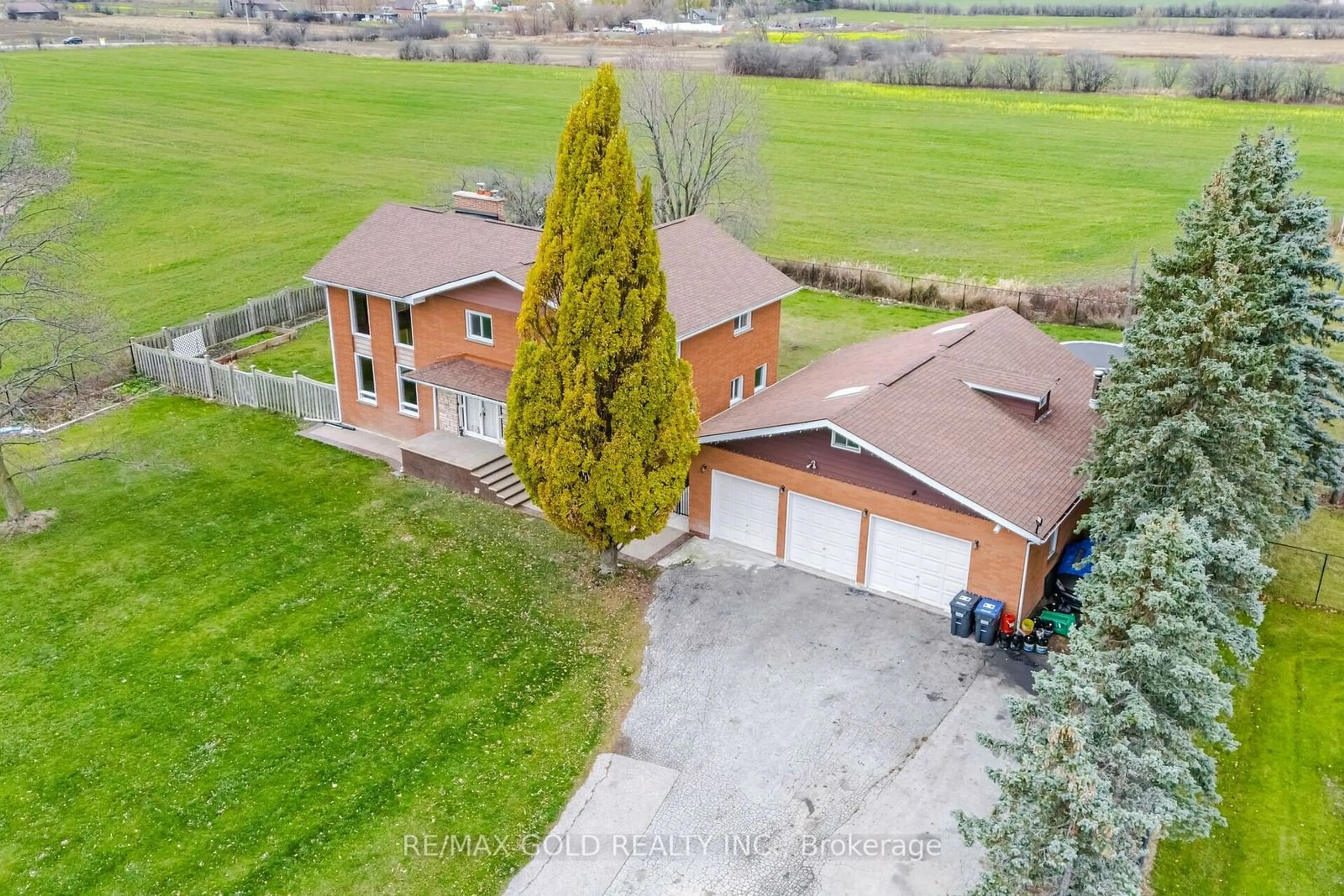 Frontside or backside of a home, cottage for 13080 Centreville Creek Rd, Caledon Ontario L7C 3A7