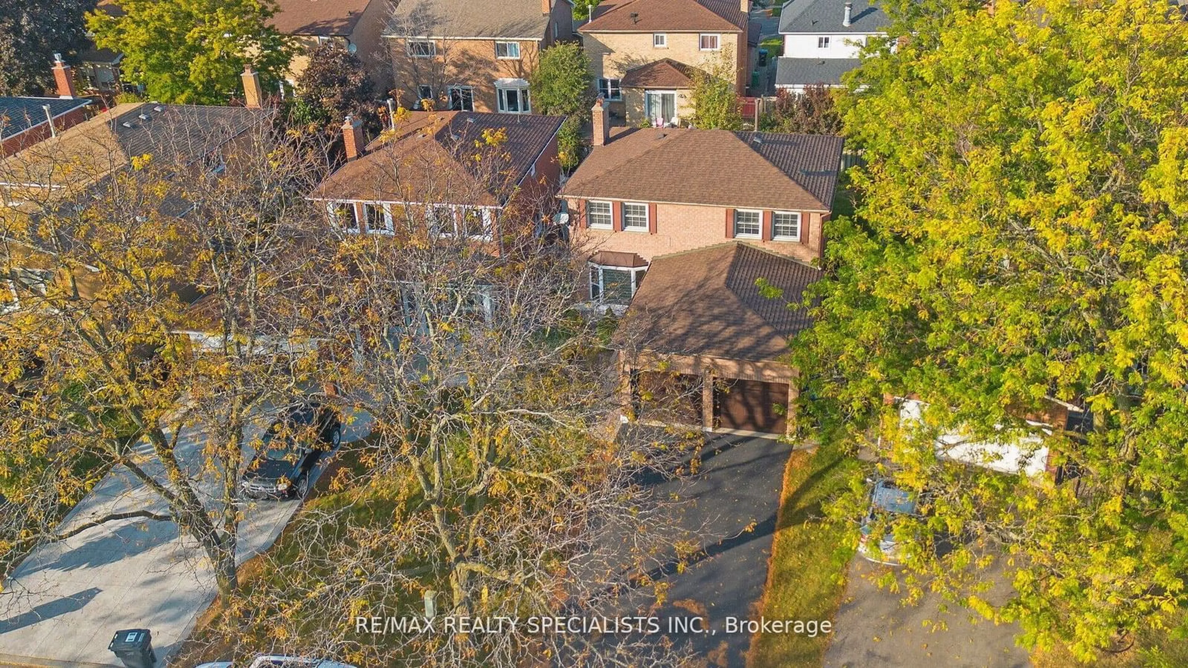 Frontside or backside of a home, the street view for 13 Stillwater Cres, Brampton Ontario L6X 3K6