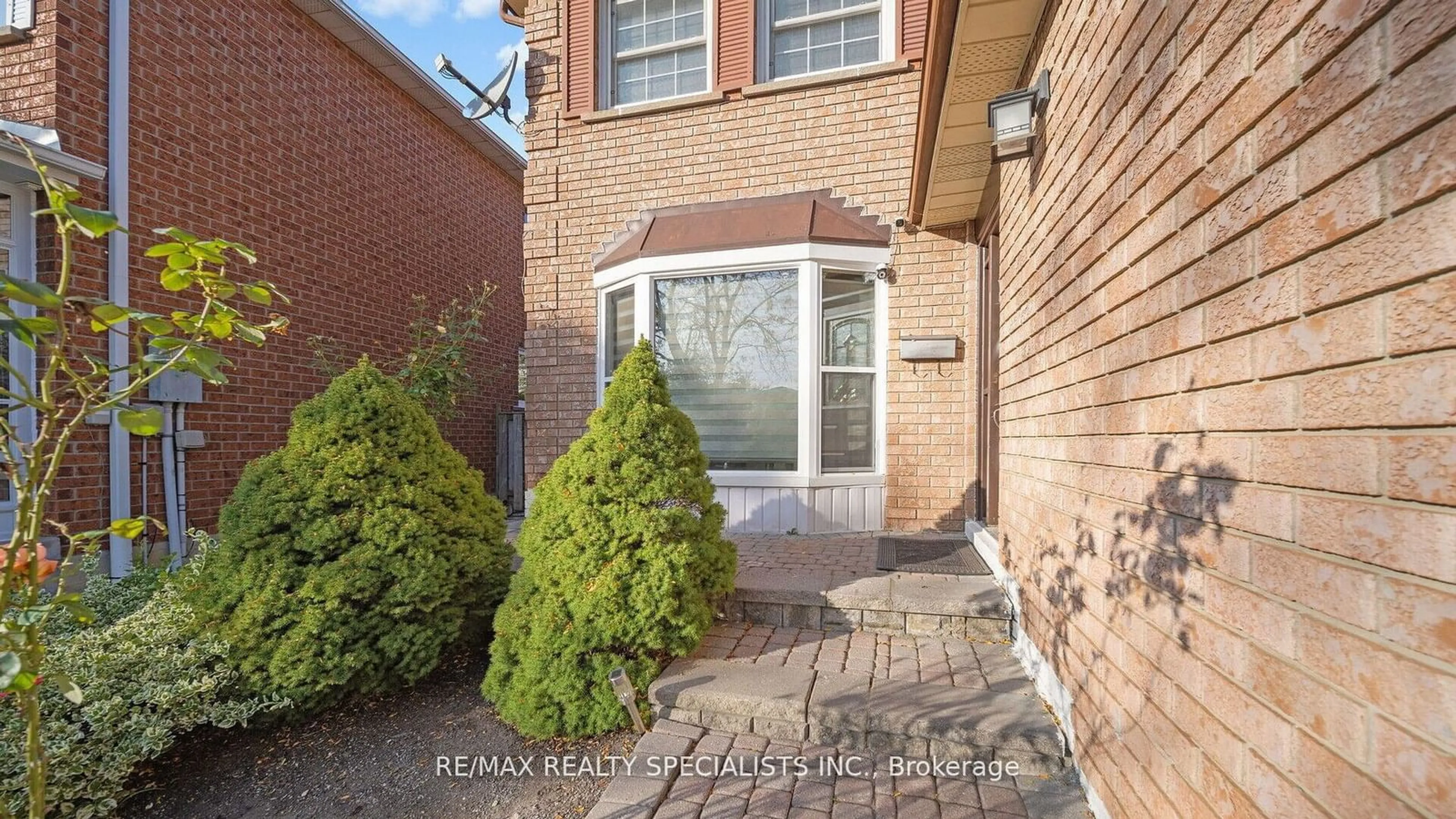 A pic from exterior of the house or condo, the street view for 13 Stillwater Cres, Brampton Ontario L6X 3K6