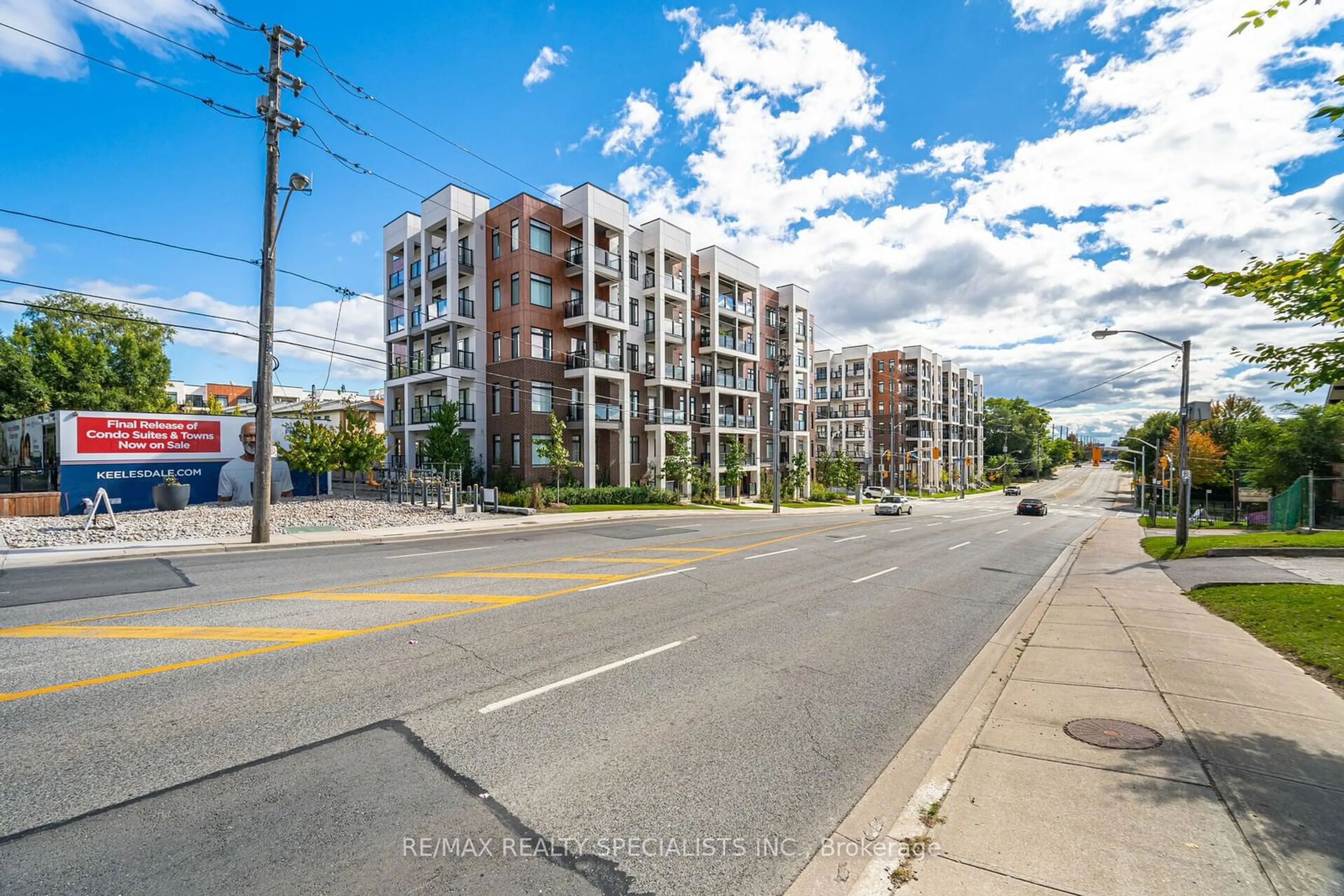 A pic from exterior of the house or condo, the street view for 160 Canon Jackson Dr #409, Toronto Ontario M6M 0B6