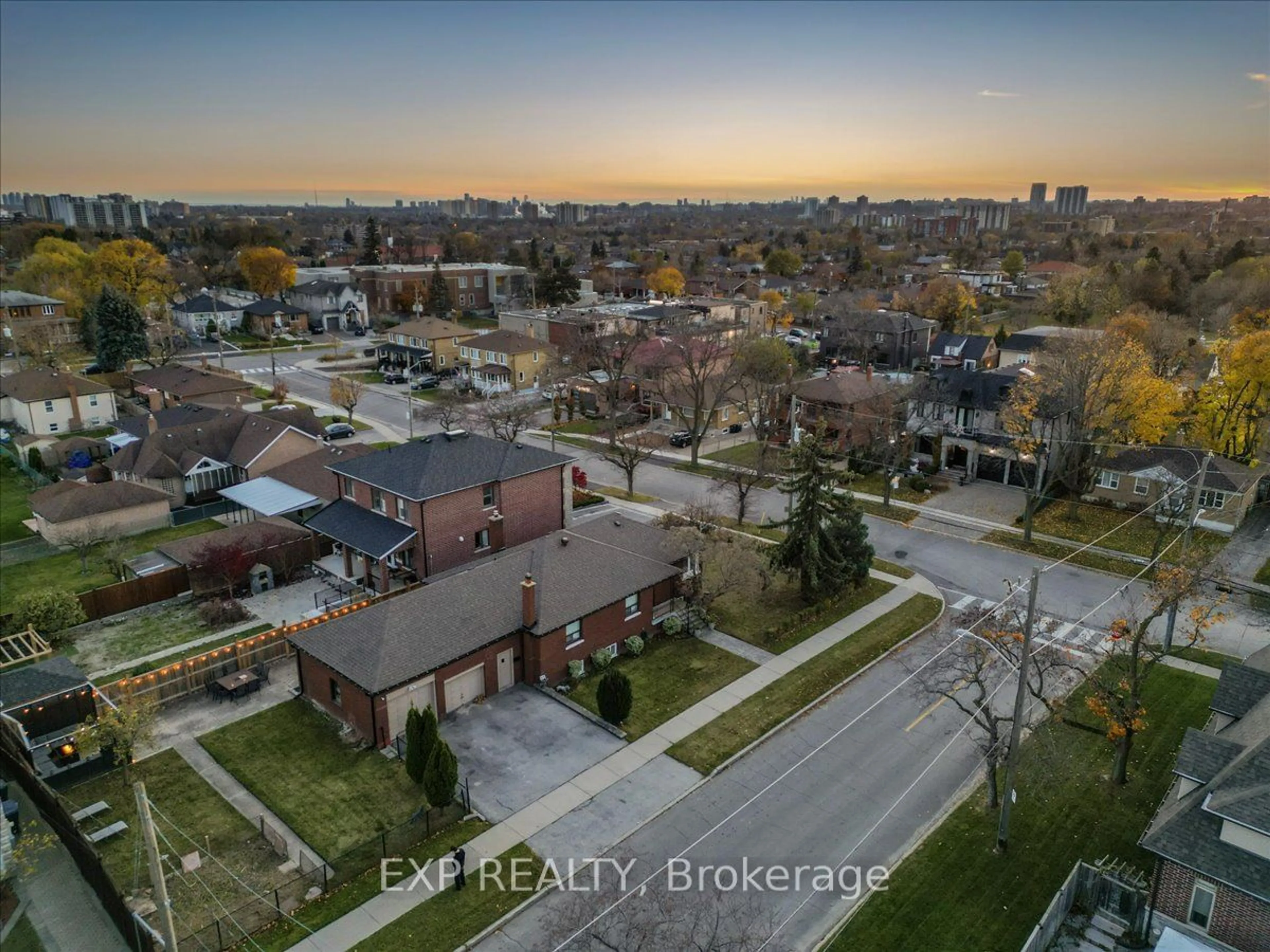 Frontside or backside of a home, the street view for 95 Grovedale Ave, Toronto Ontario M6L 1Y8