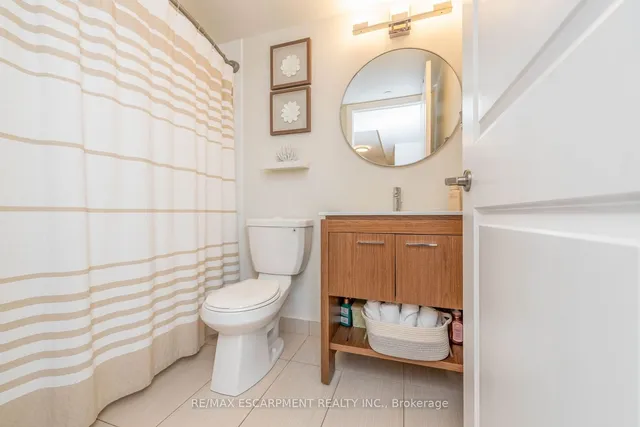Additional property image - 80 Esther Lorrie Dr Unit 802