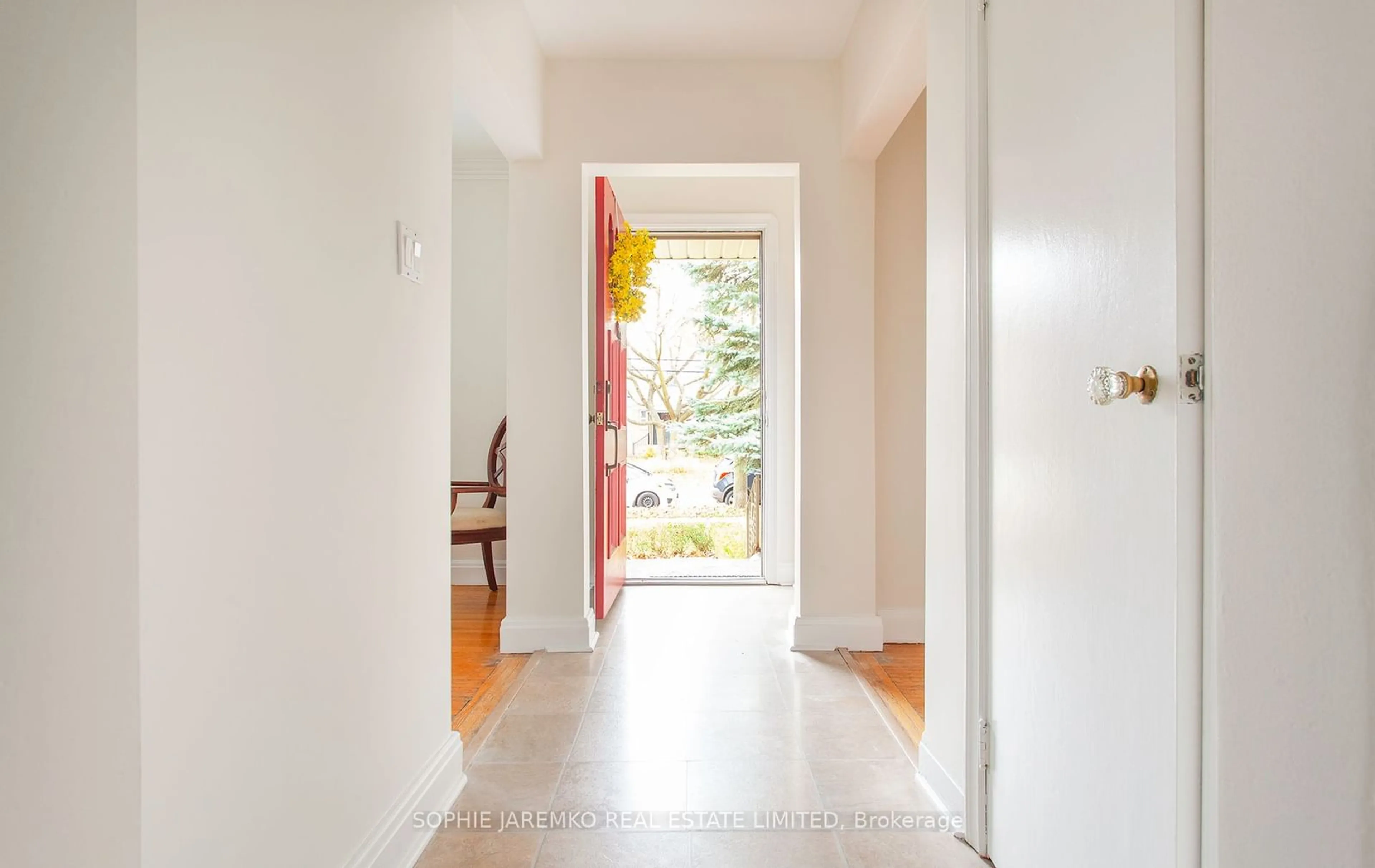 Indoor entryway, wood floors for 8 Ashbourne Dr, Toronto Ontario M9B 4G9