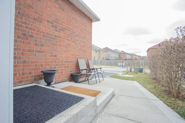 Primary image of 835 Stonebridge Ave
