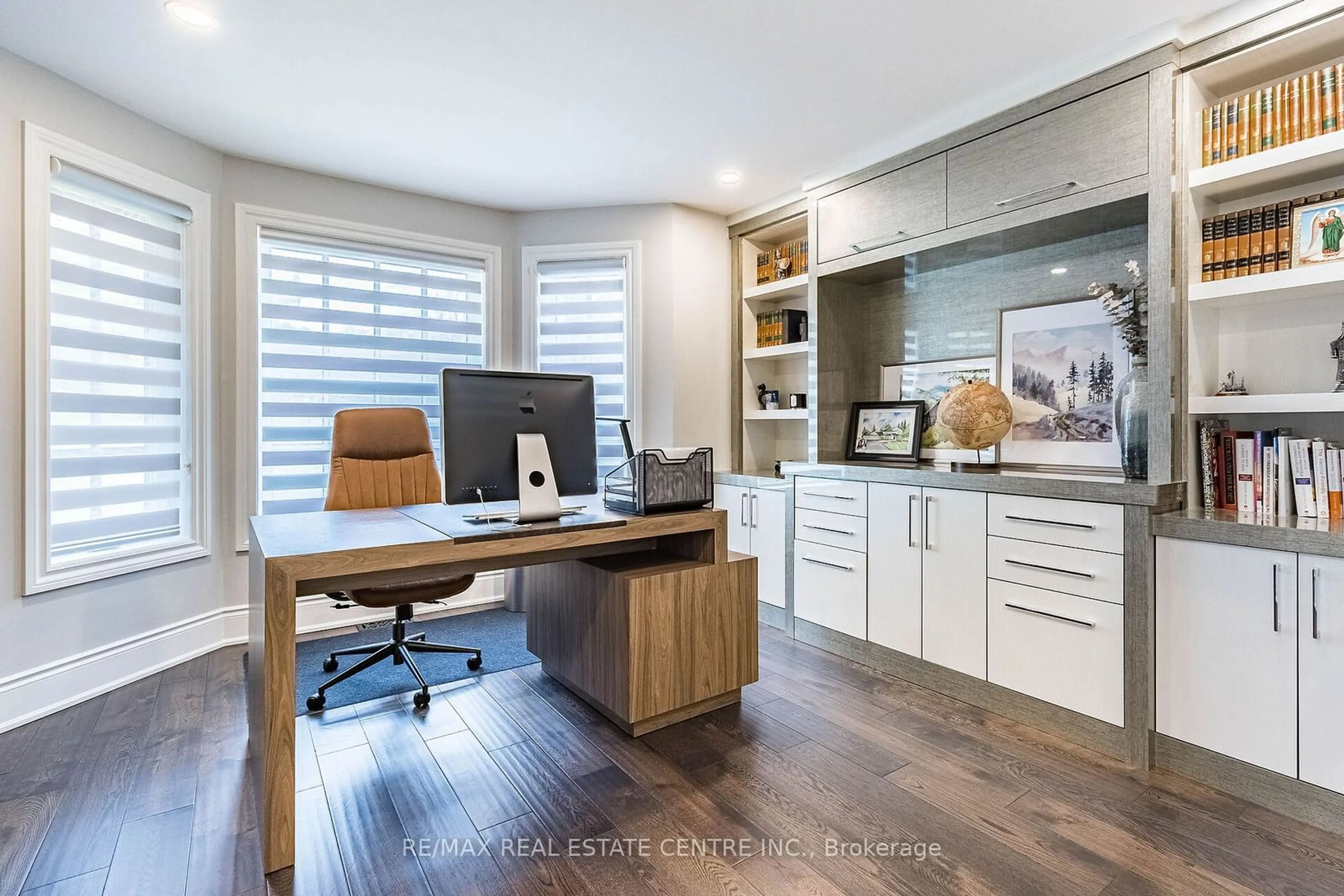 A pic of a room, wood floors for 16 Humber Tr, Caledon Ontario L7E 0A8