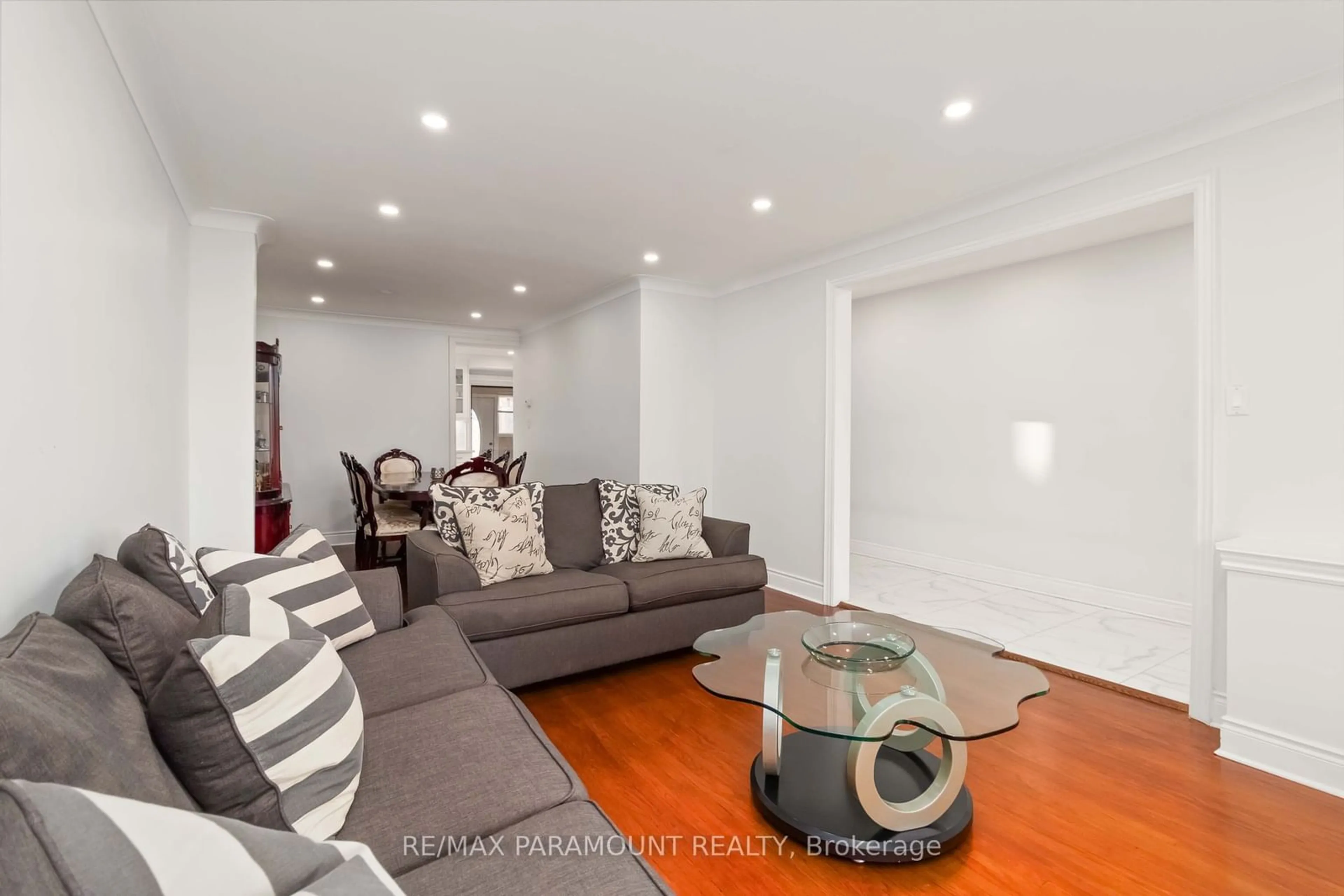 Living room, wood floors for 40 Felan Cres, Toronto Ontario M9V 3A3