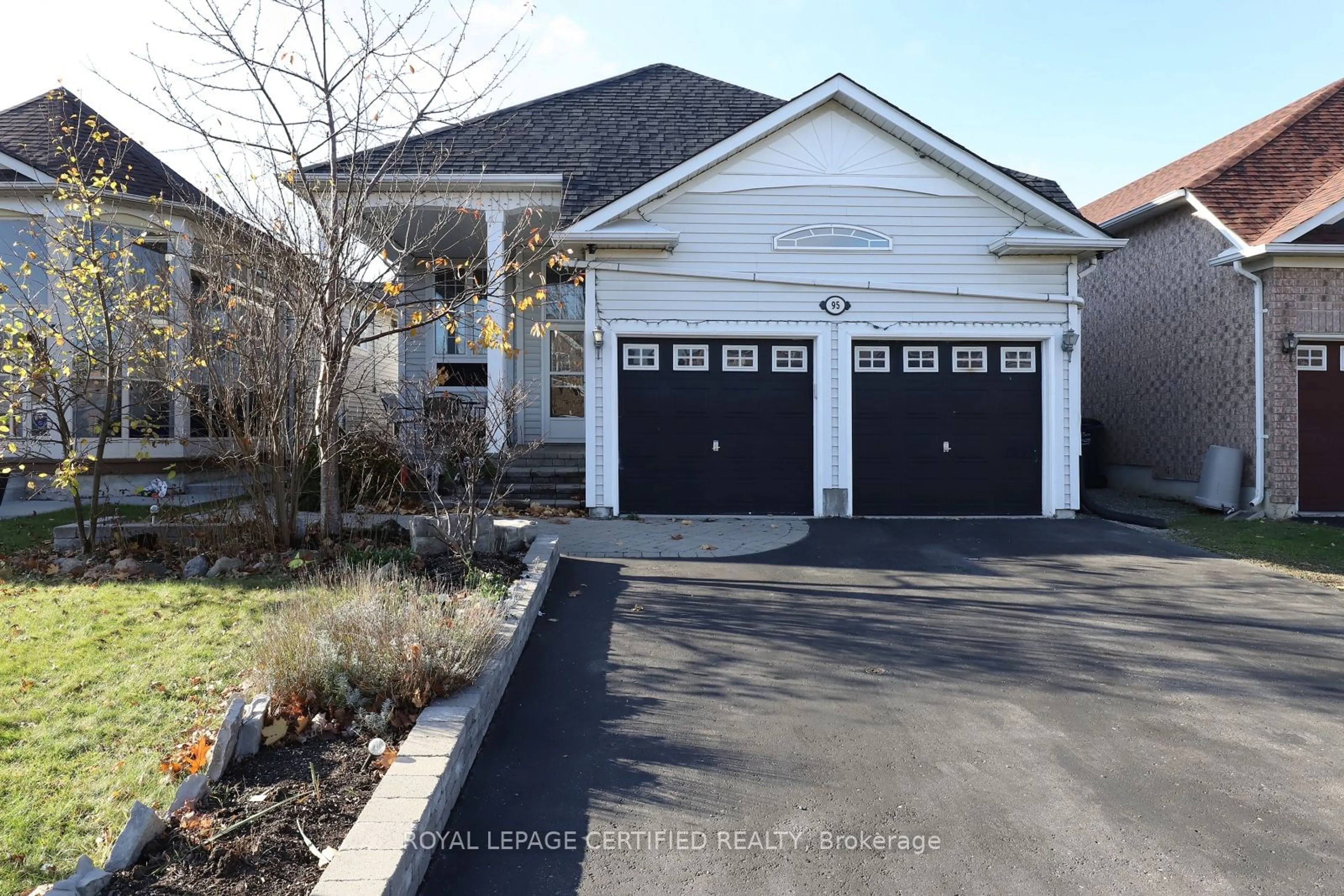 Frontside or backside of a home, cottage for 95 Vintage Gate, Brampton Ontario L6X 5B9