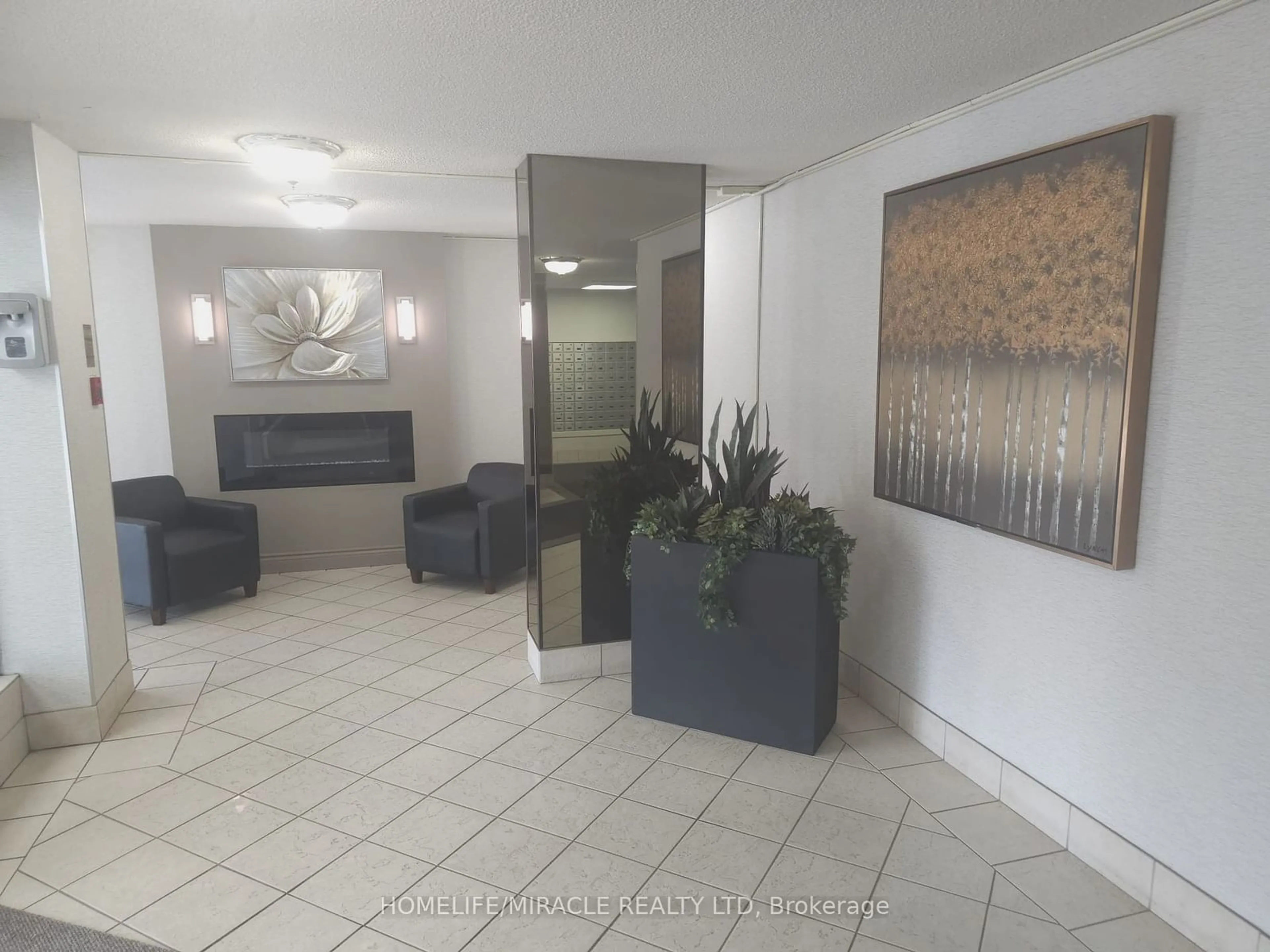 Indoor lobby, not visible floor for 18 Knightbridge Rd #1208, Brampton Ontario L6T 3X5