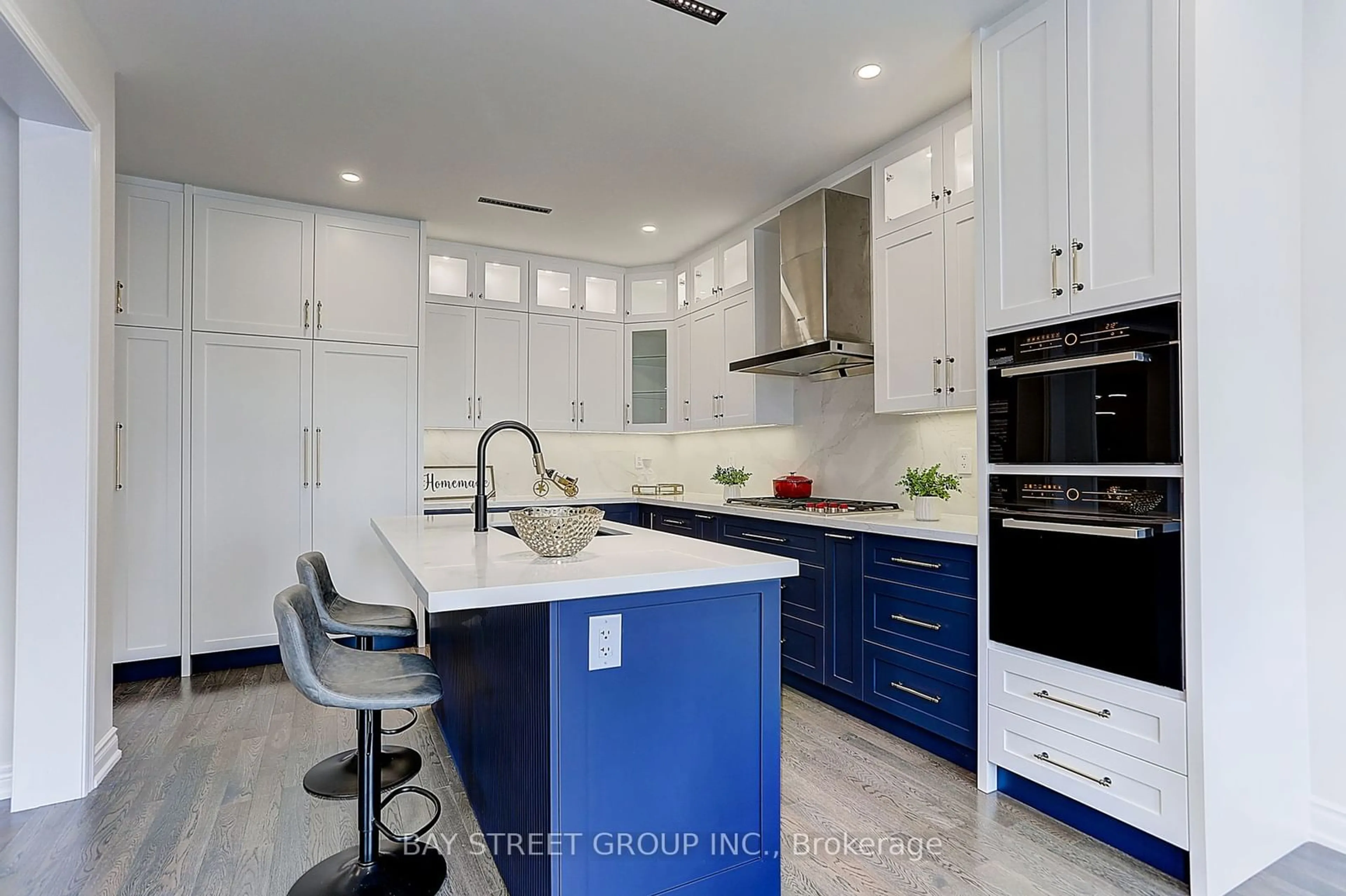 Contemporary kitchen, ceramic floors for 146 Petgor Path, Oakville Ontario L6H 0Y6