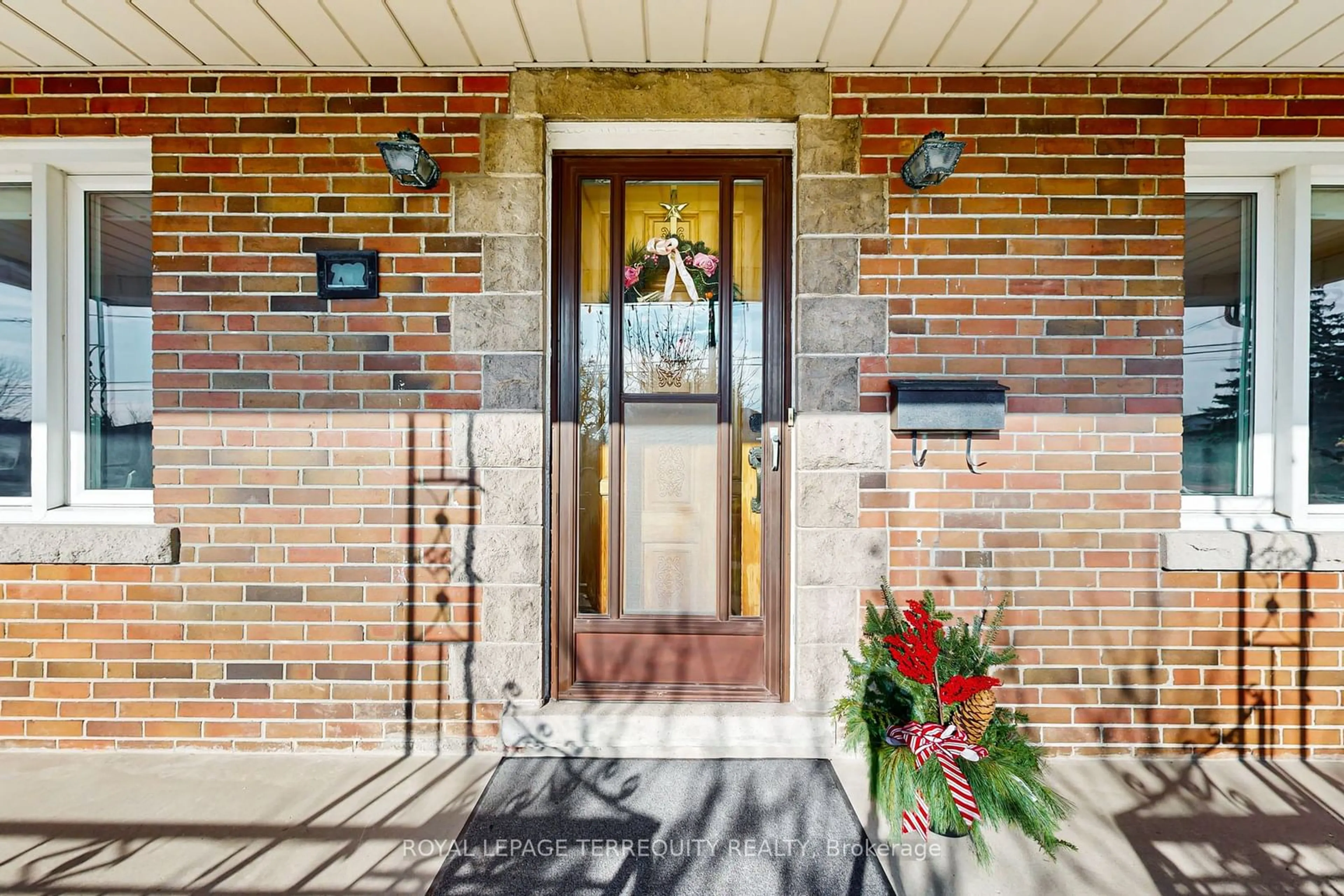 Indoor entryway, wood floors for 202 Rustic Rd, Toronto Ontario M6L 1W4