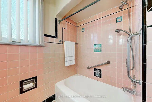 Additional property image - 202 Rustic Rd