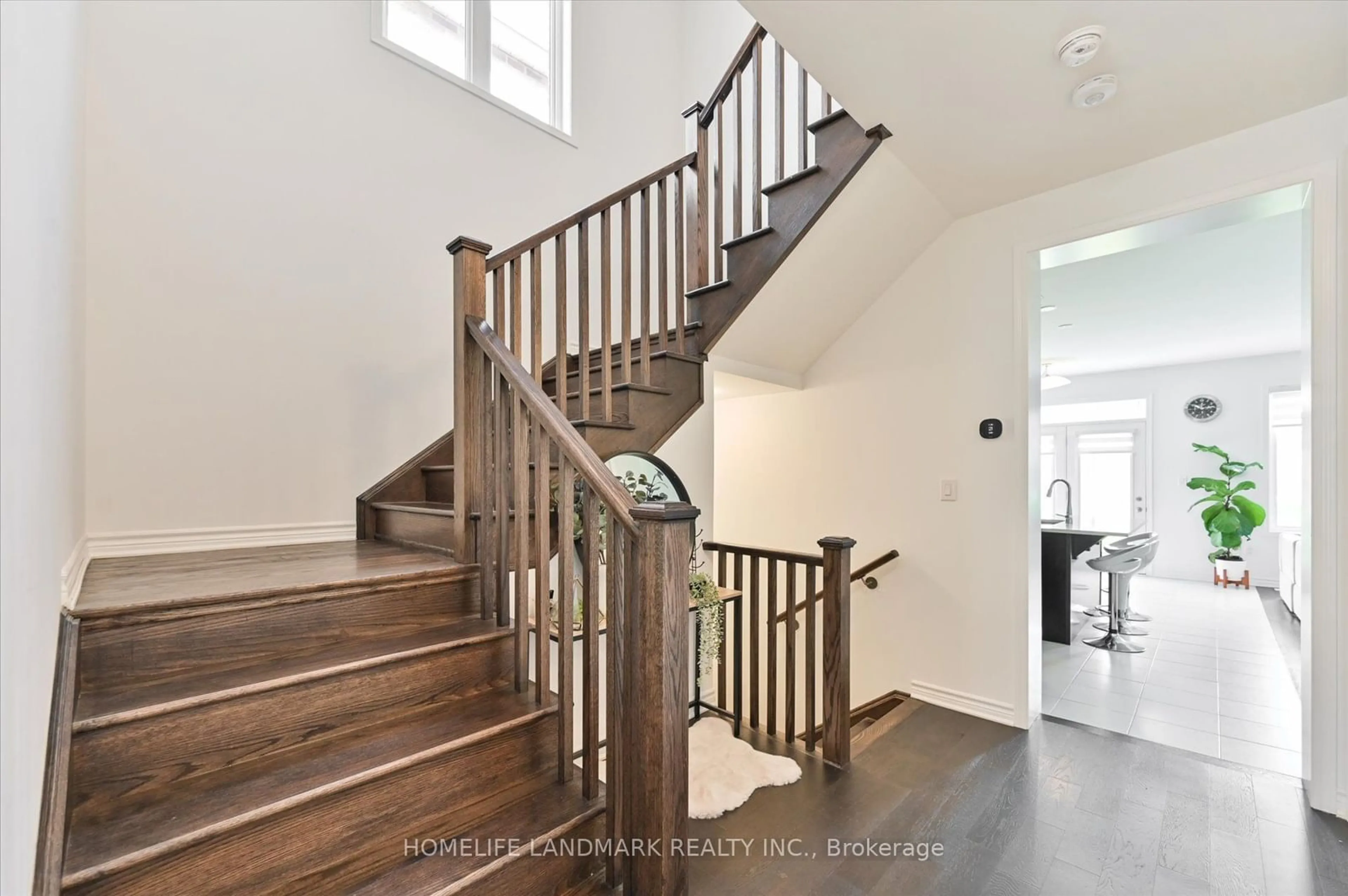 Stairs for 1237 Muskoka Hts, Milton Ontario L9E 1Y6