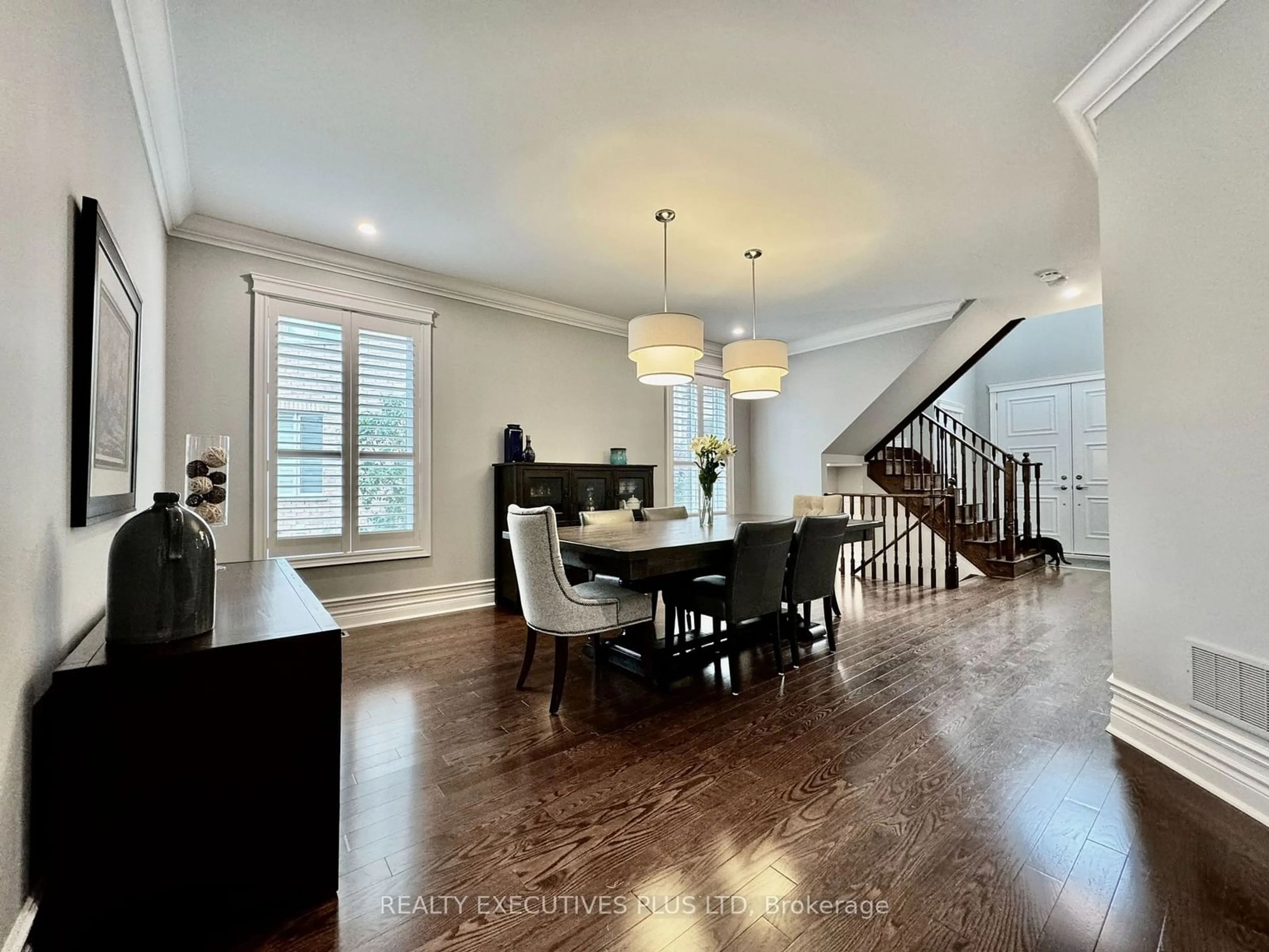 Dining room, wood floors, cottage for 32 Boyces Creek Crt, Caledon Ontario L7C 3S2