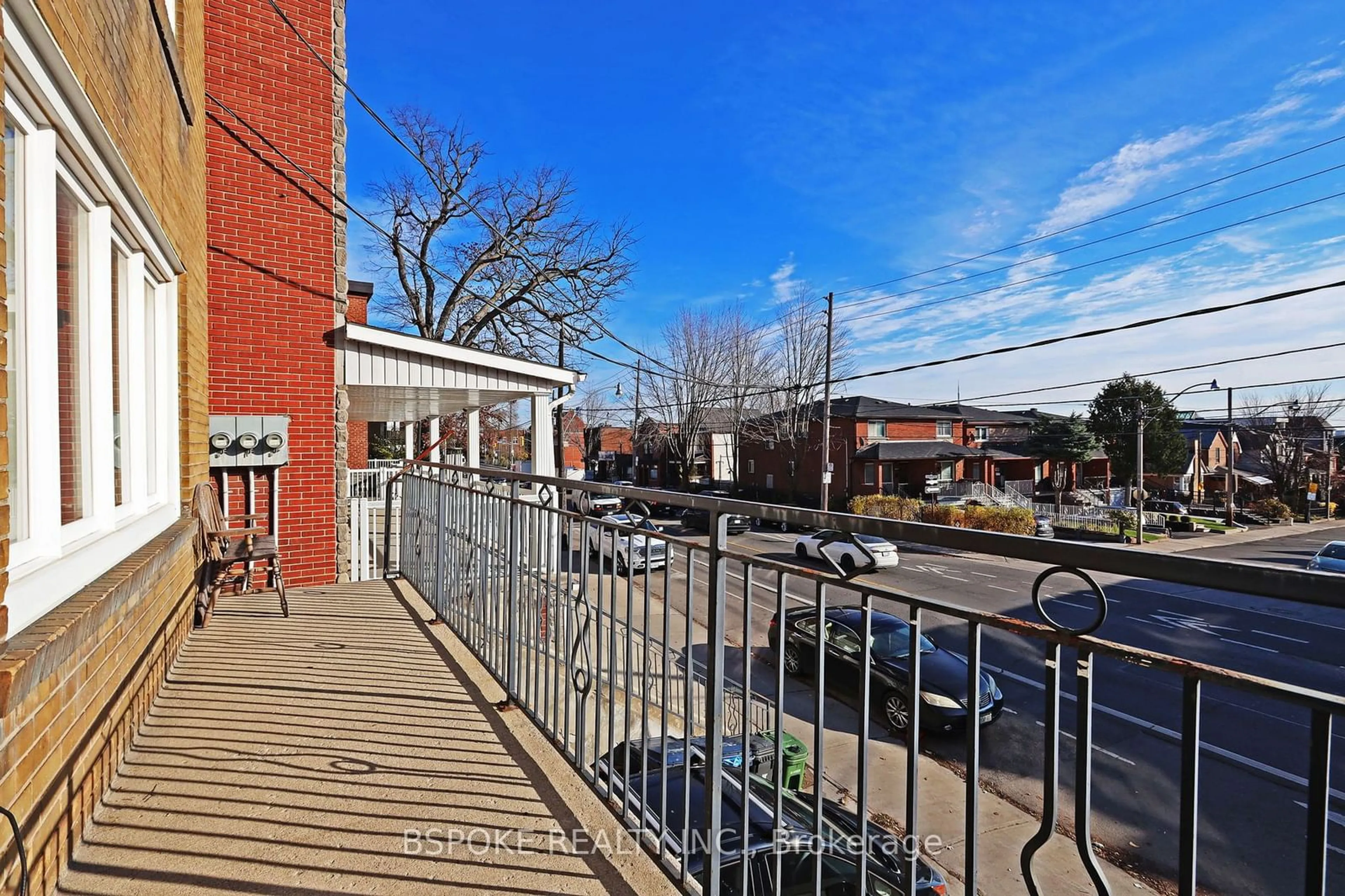 A pic from exterior of the house or condo, the front or back of building for 1268 Davenport Rd, Toronto Ontario M6H 2G9