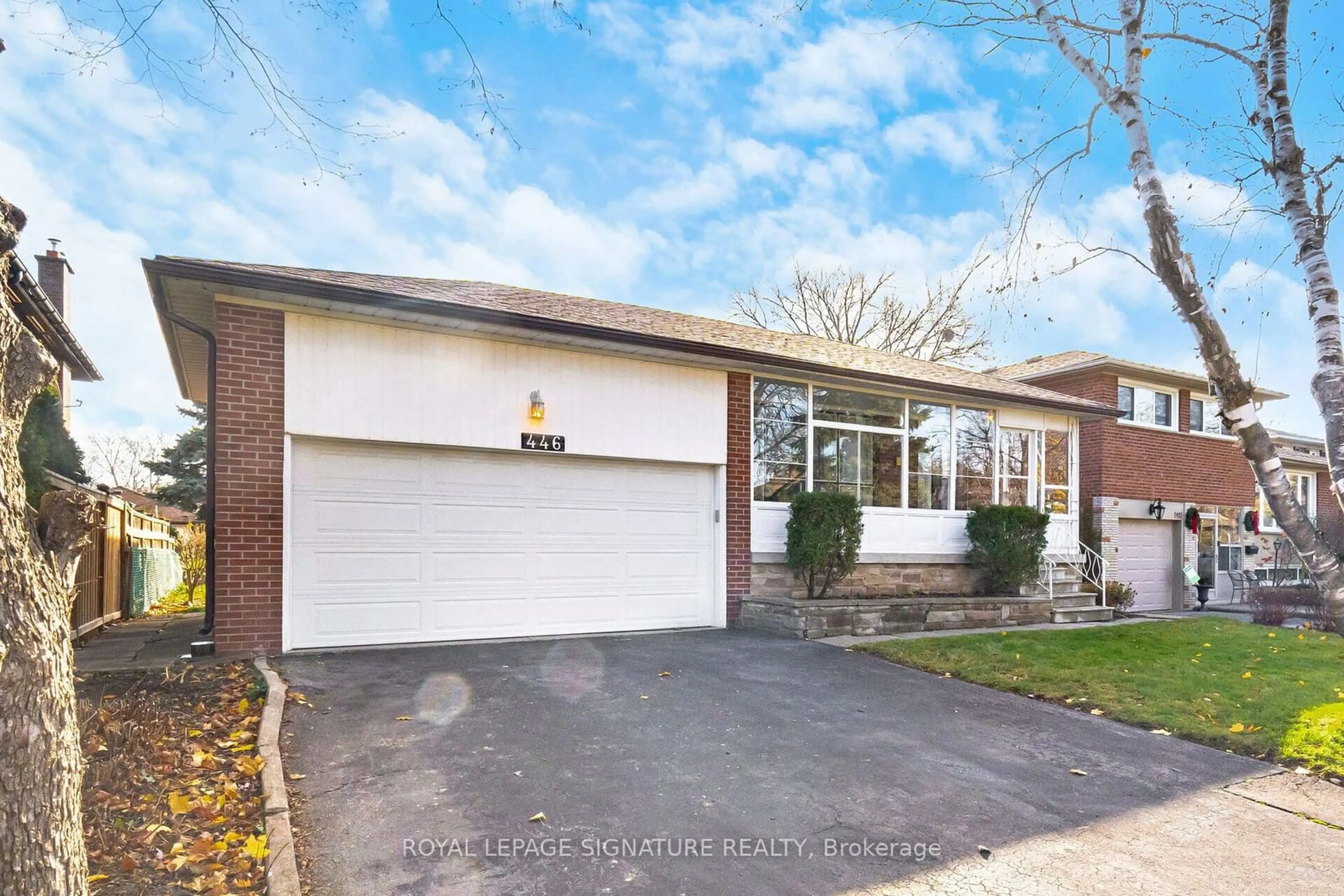 Frontside or backside of a home, cottage for 446 Valleyfield Dr, Mississauga Ontario L5A 1K9