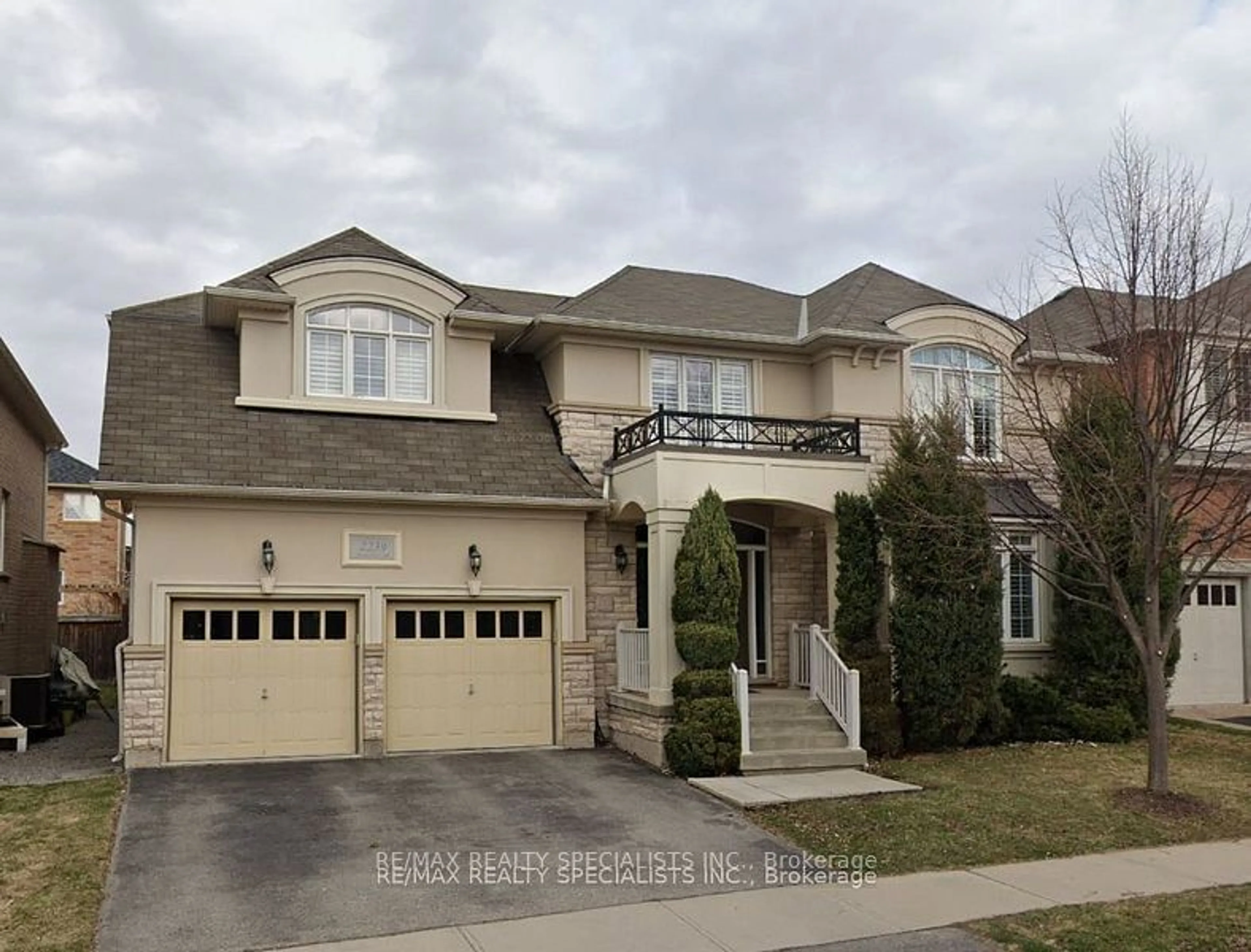 Frontside or backside of a home, the street view for 2239 Devonshire Cres, Oakville Ontario L6M 4T5