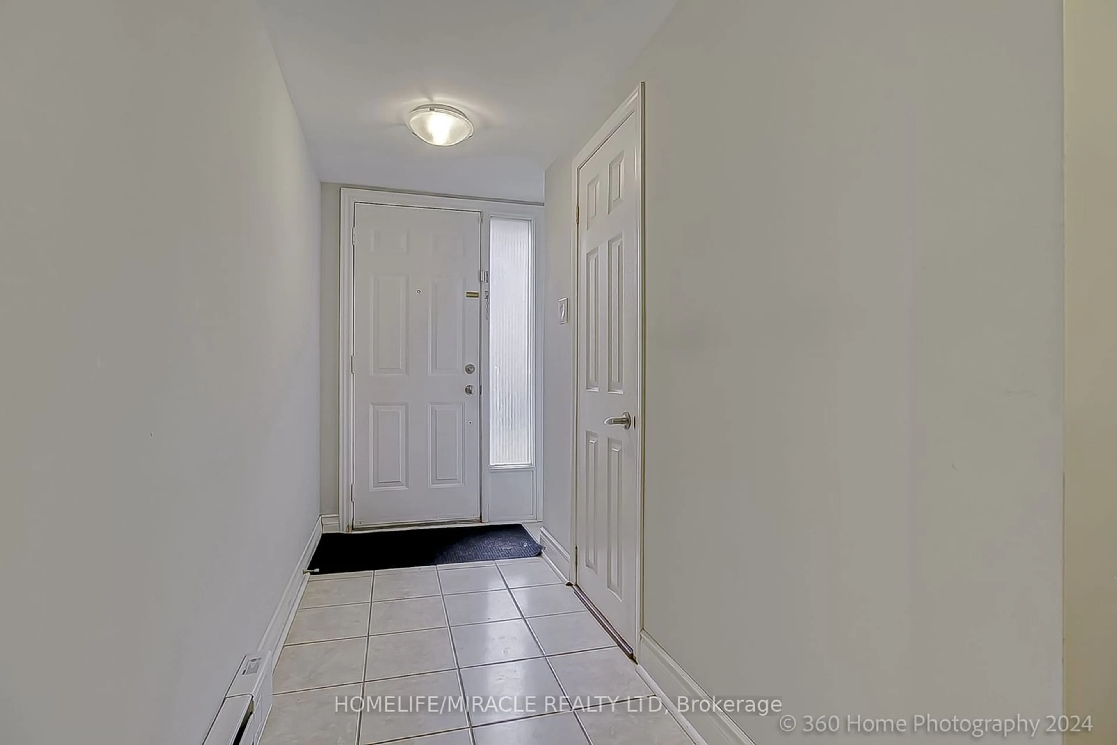 Indoor entryway, not visible floor for 70 Mccallum Crt #70, Brampton Ontario L6W 3M4