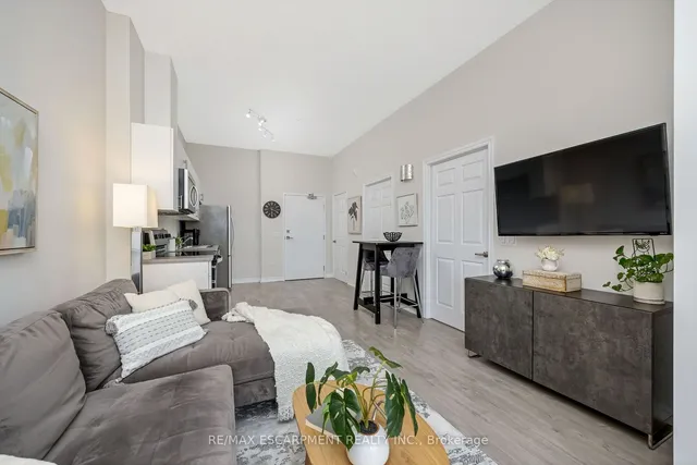 Additional property image - 716 Main St Unit 1109