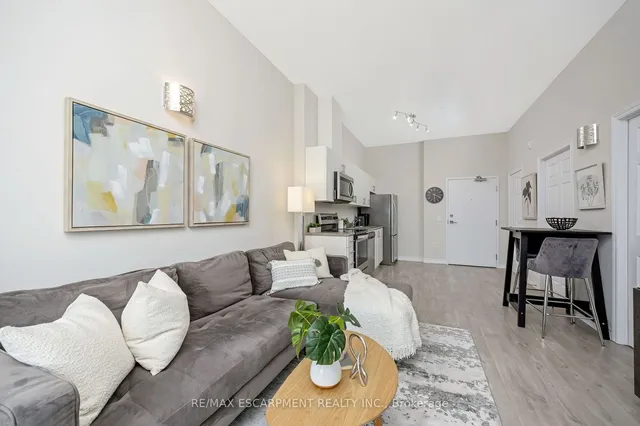 Additional property image - 716 Main St Unit 1109