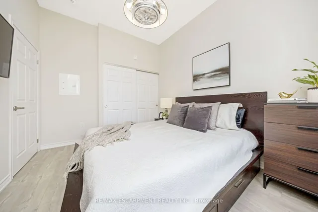 Additional property image - 716 Main St Unit 1109
