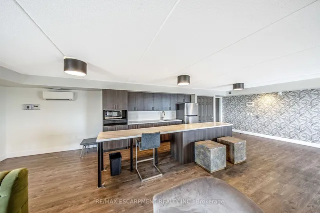 Additional property image - 716 Main St Unit 1109