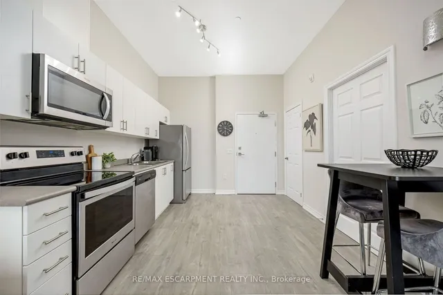 Additional property image - 716 Main St Unit 1109