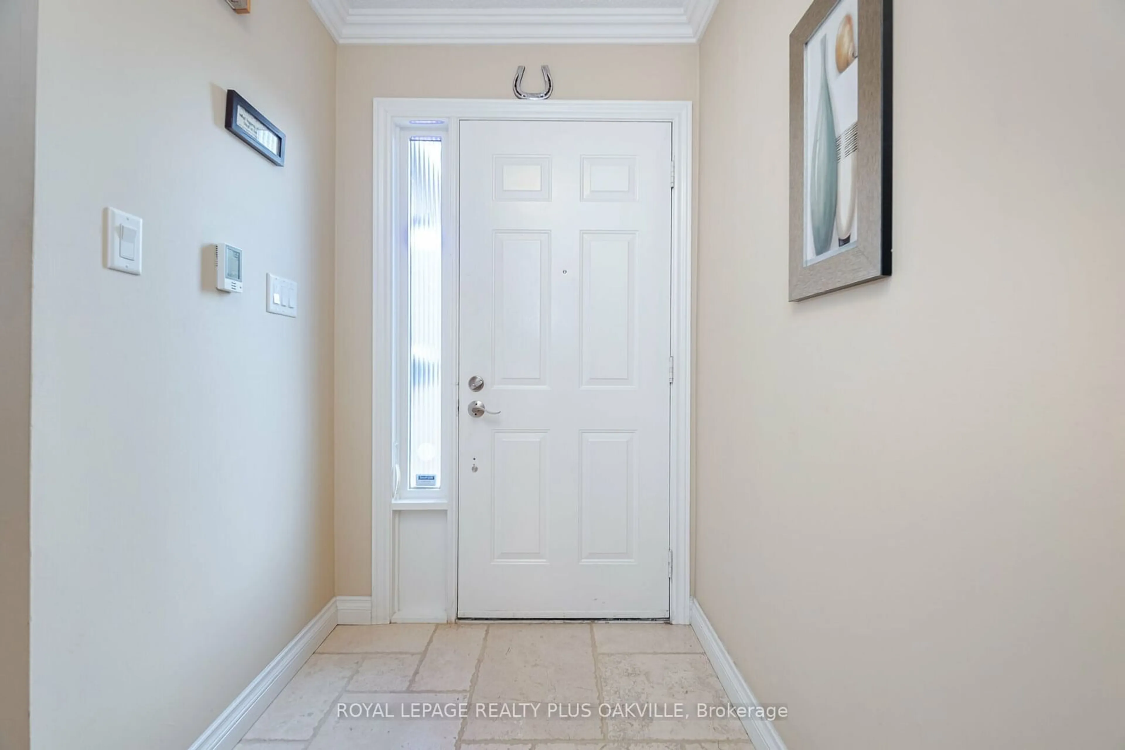 Indoor entryway, not visible floor for 3125 Fifth Line #22, Mississauga Ontario L5L 3S8