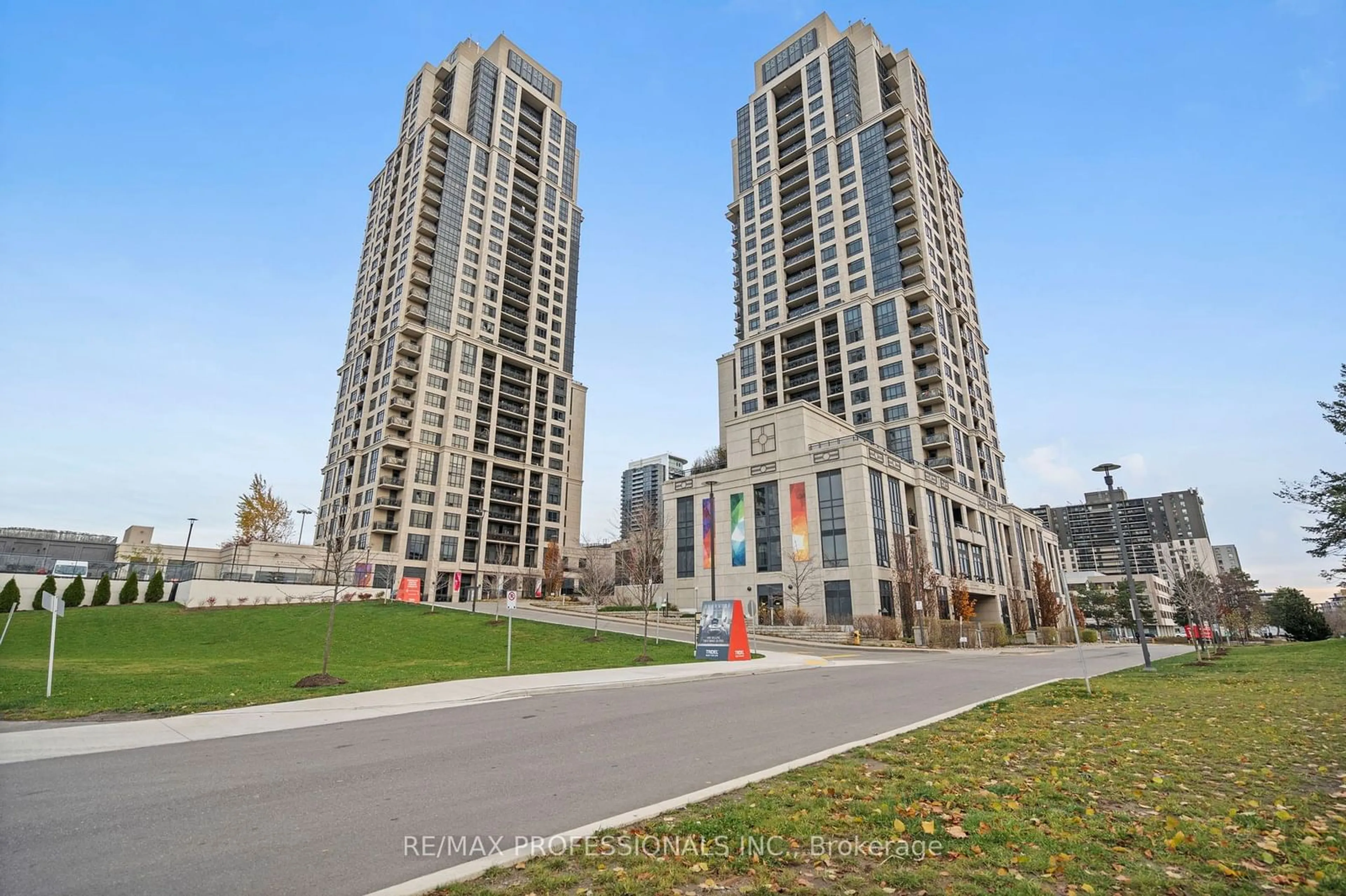 A pic from exterior of the house or condo, the view of city buildings for 6 Eva Rd #1209, Toronto Ontario M9C 4Z5