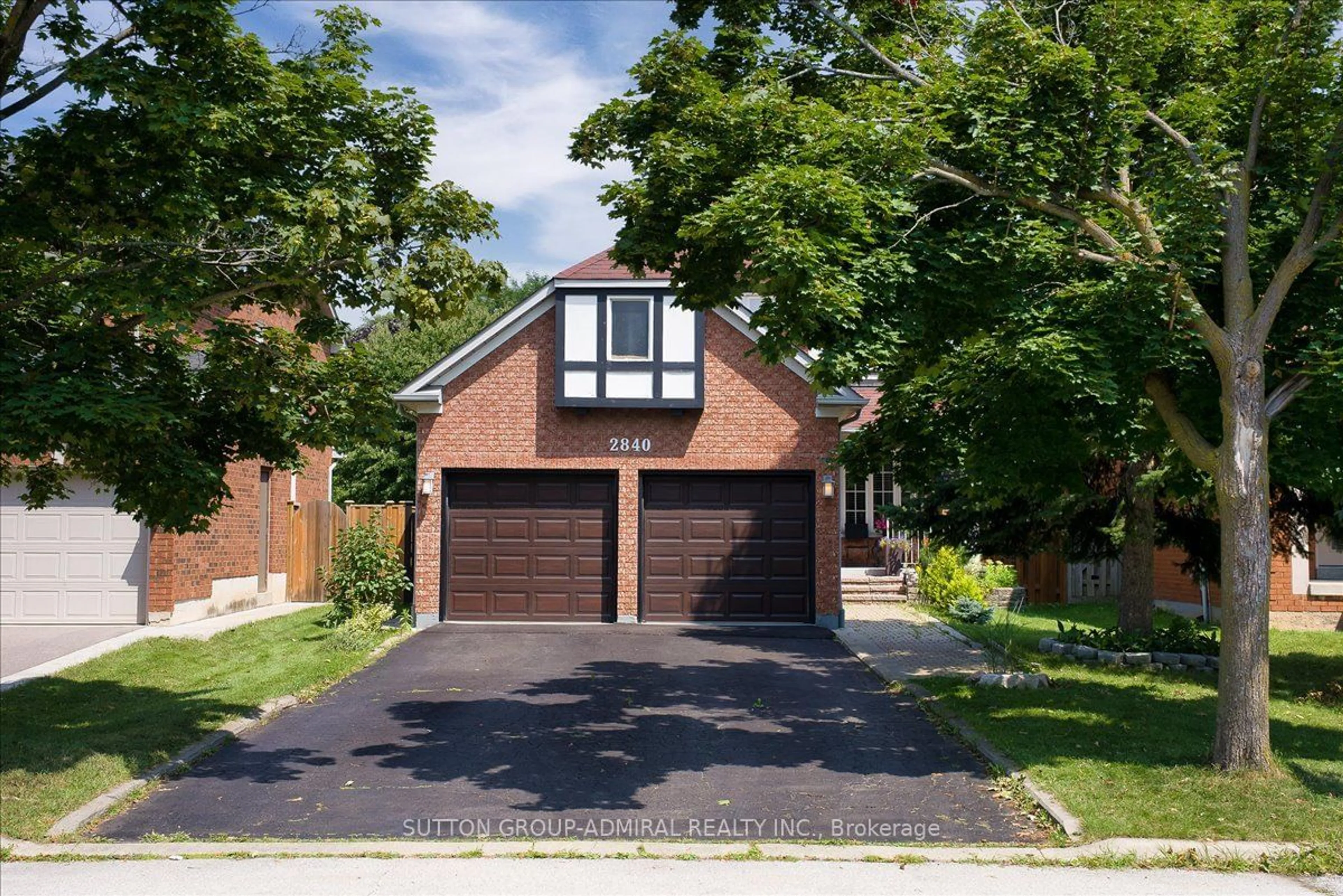 Home with brick exterior material for 2840 Tradewind Dr, Mississauga Ontario L5N 6L1