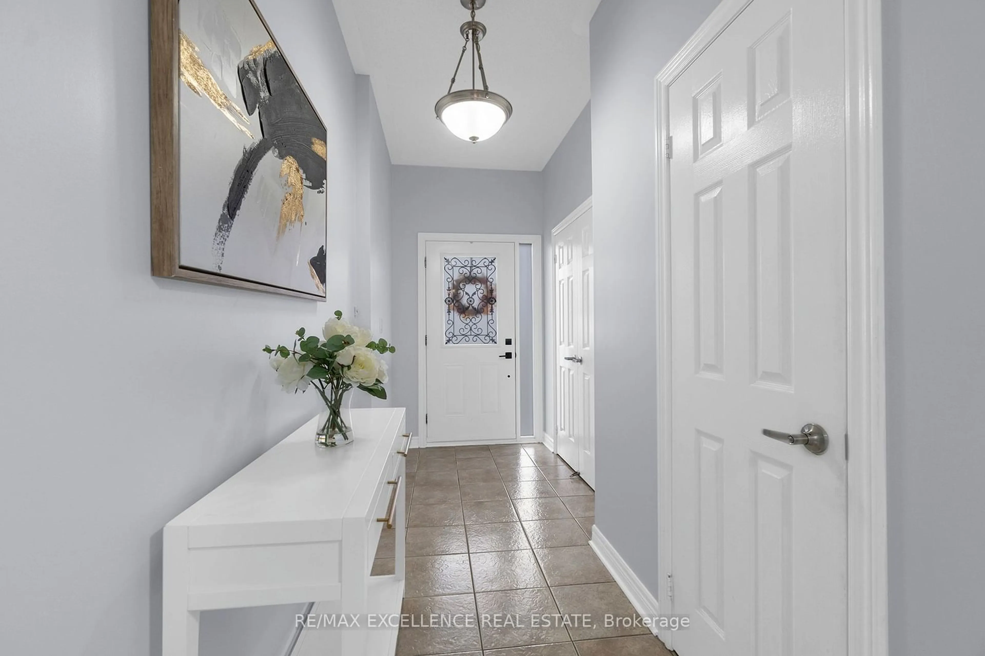 Indoor entryway, wood floors for 160 Marycroft Crt, Brampton Ontario L7A 2G2