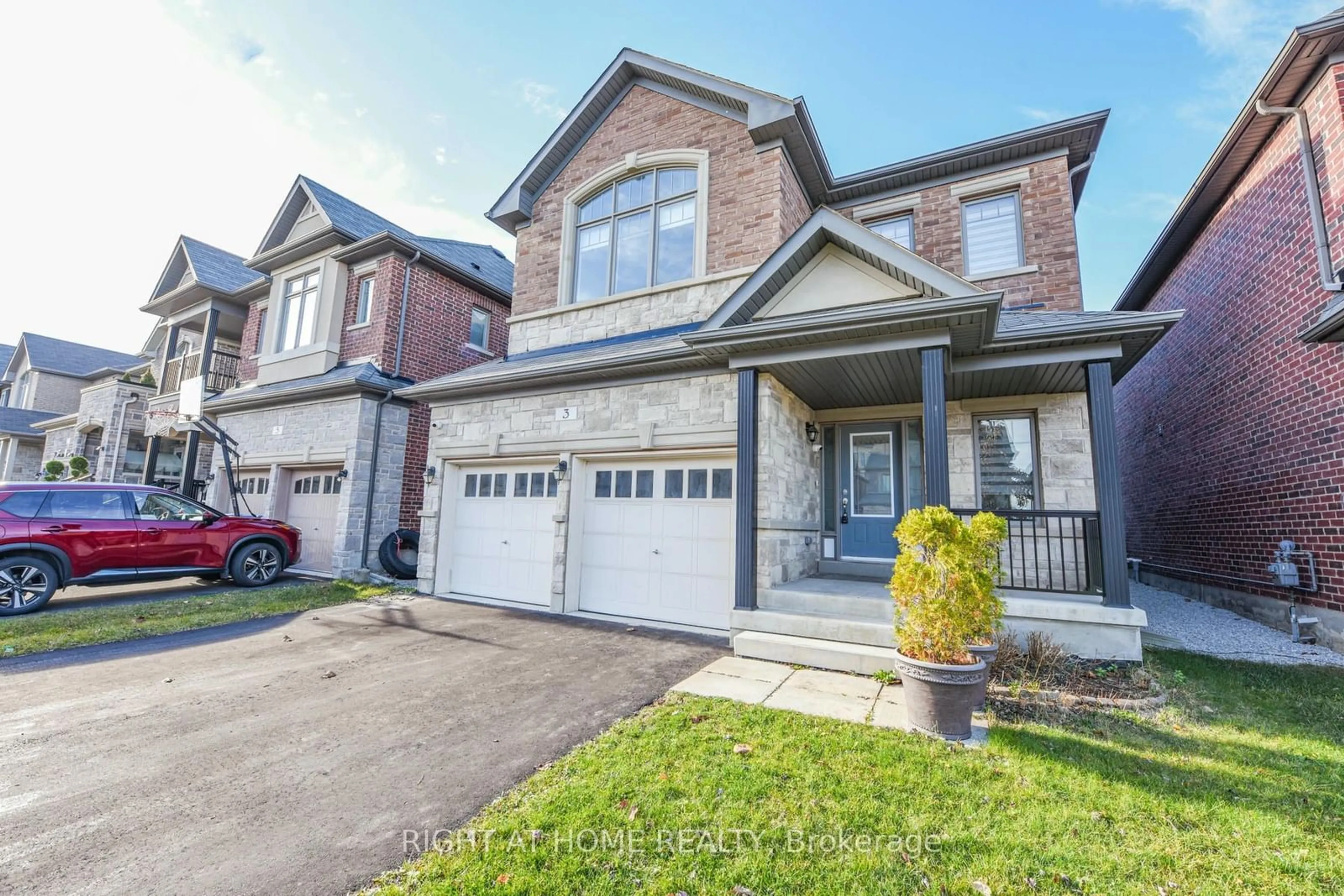 A pic from exterior of the house or condo, the street view for 3 Prairie Creek Cres, Brampton Ontario L6Y 6C9