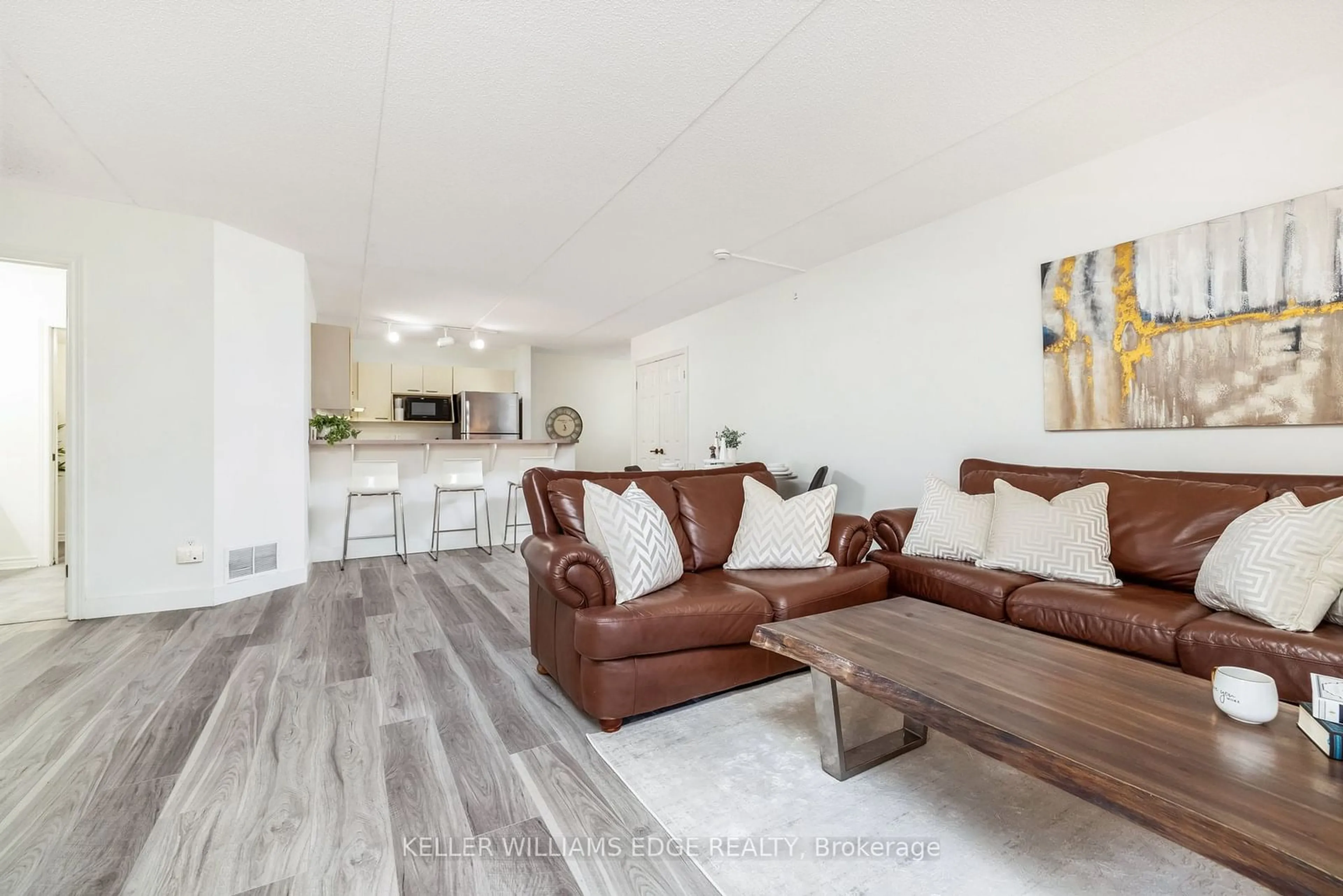 Living room, wood floors for 2030 Cleaver Ave #212, Burlington Ontario L7M 4C3