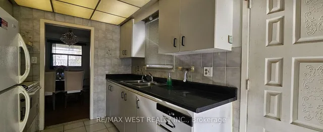 Additional property image - 18 Richgrove Dr