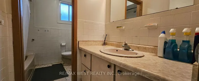 Additional property image - 18 Richgrove Dr