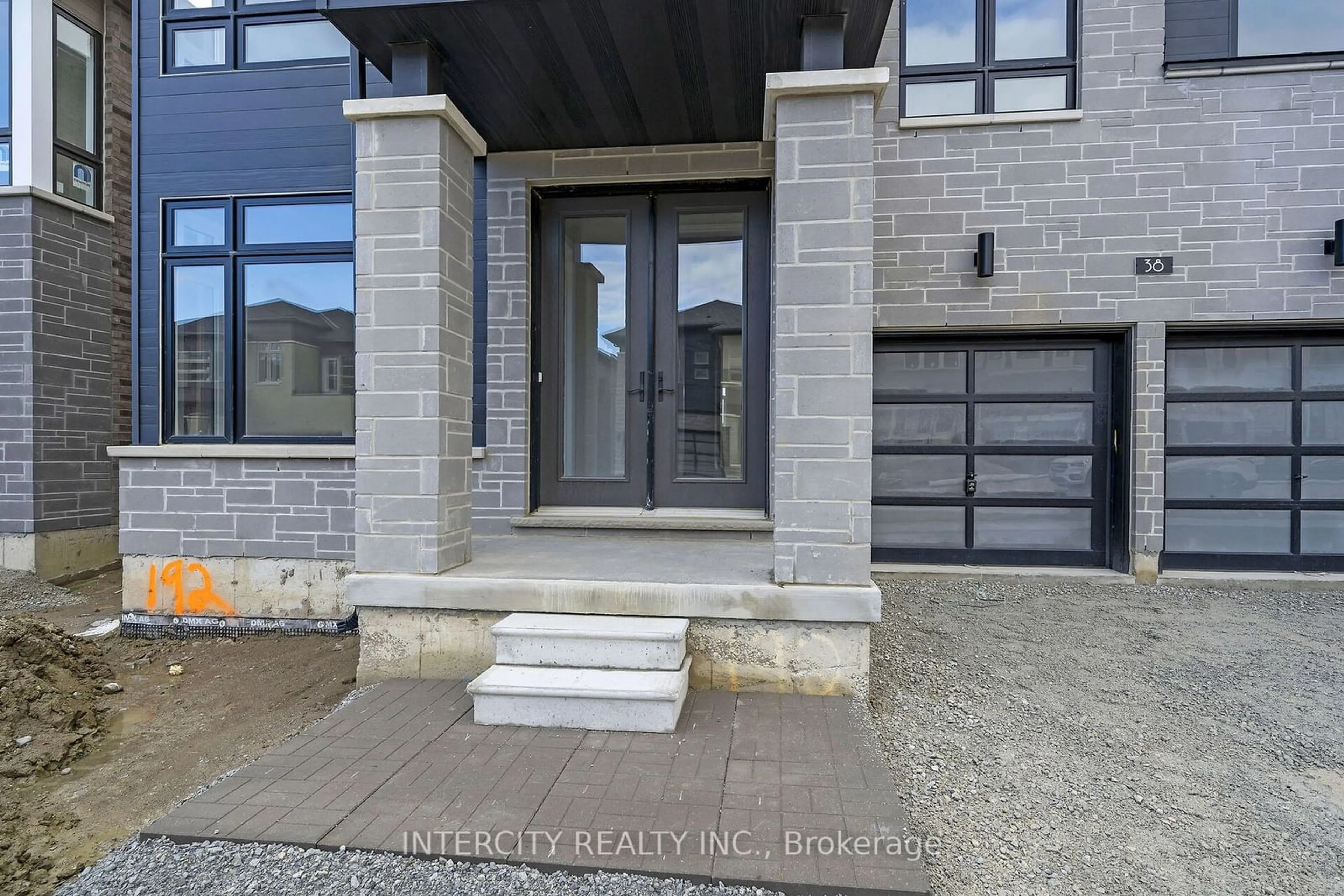 Indoor entryway, cement floor for 38 Keyworth Cres, Brampton Ontario L6R 4E8