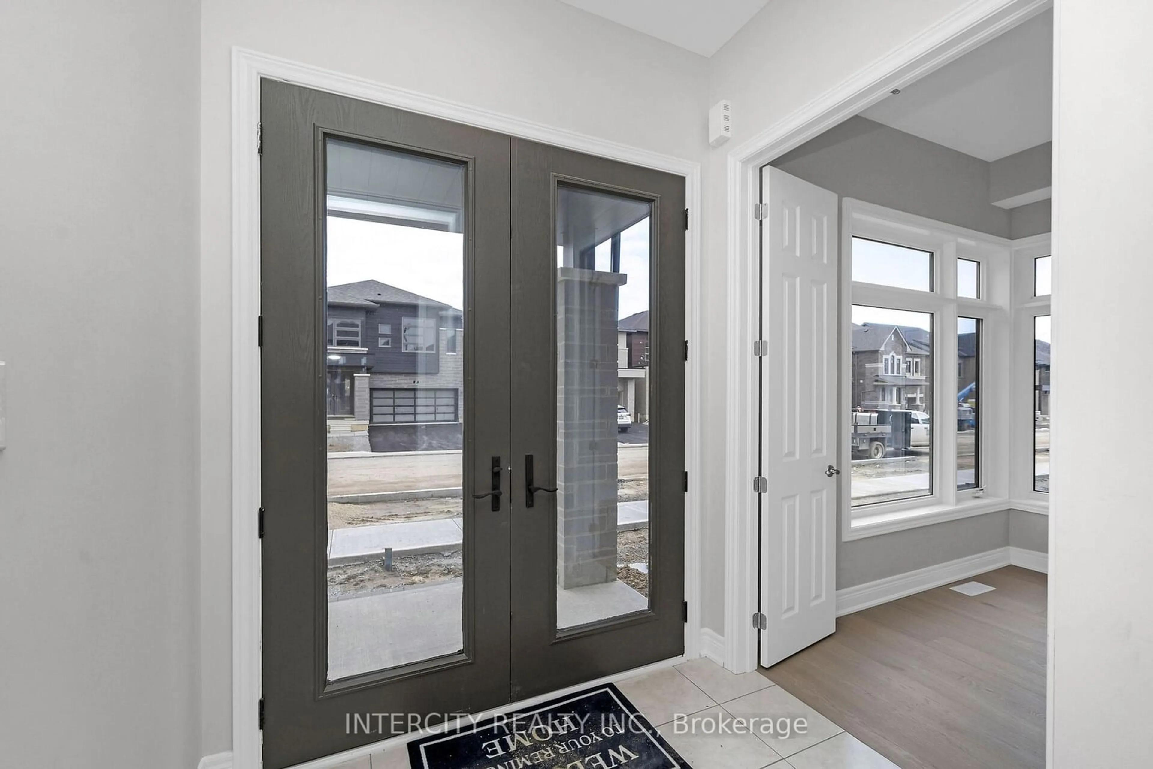 Indoor entryway, wood floors for 38 Keyworth Cres #Lot 192, Brampton Ontario L6R 4E8