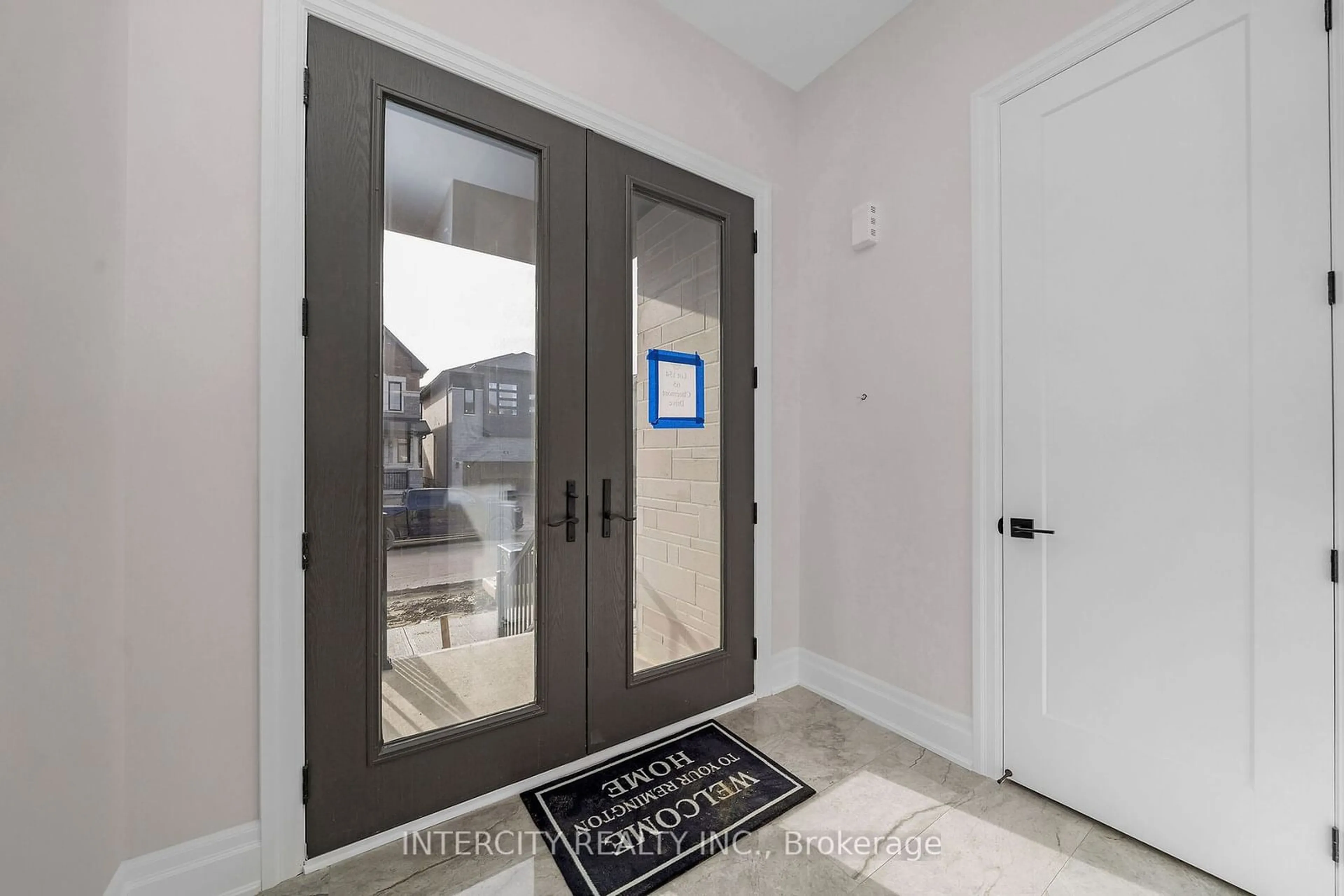 Indoor entryway, wood floors for 65 Claremont Dr, Brampton Ontario L6R 4E7