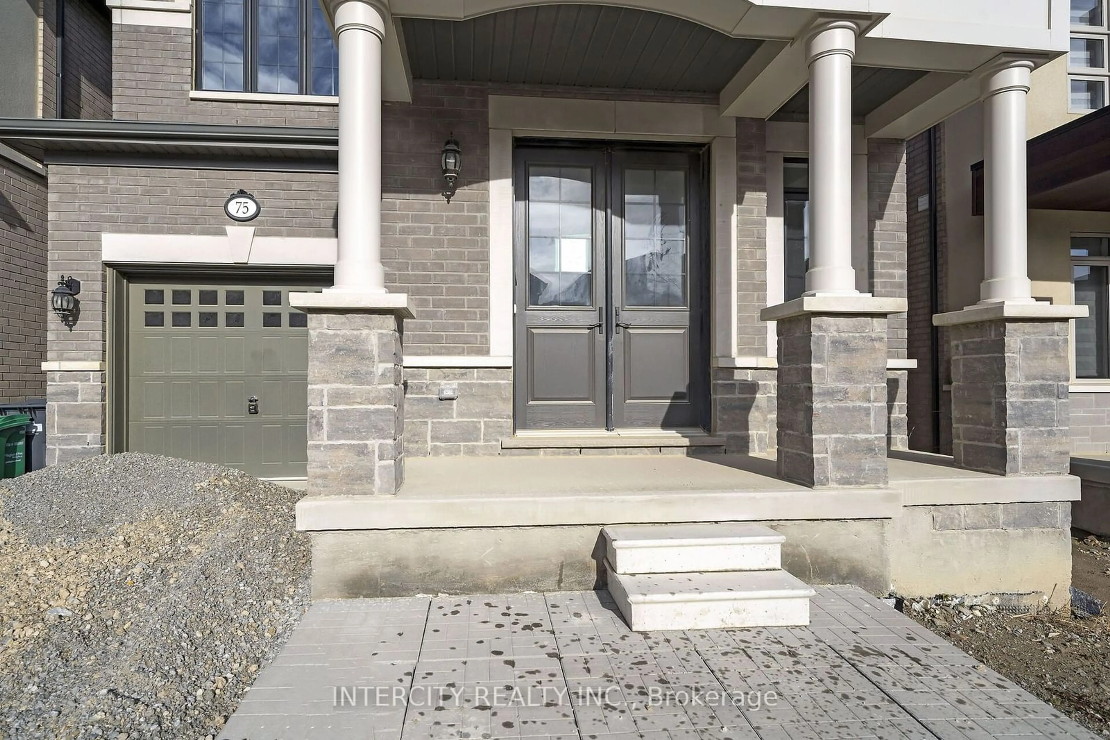 Indoor entryway, cement floor for 75 Claremount Dr, Brampton Ontario L6R 4E7