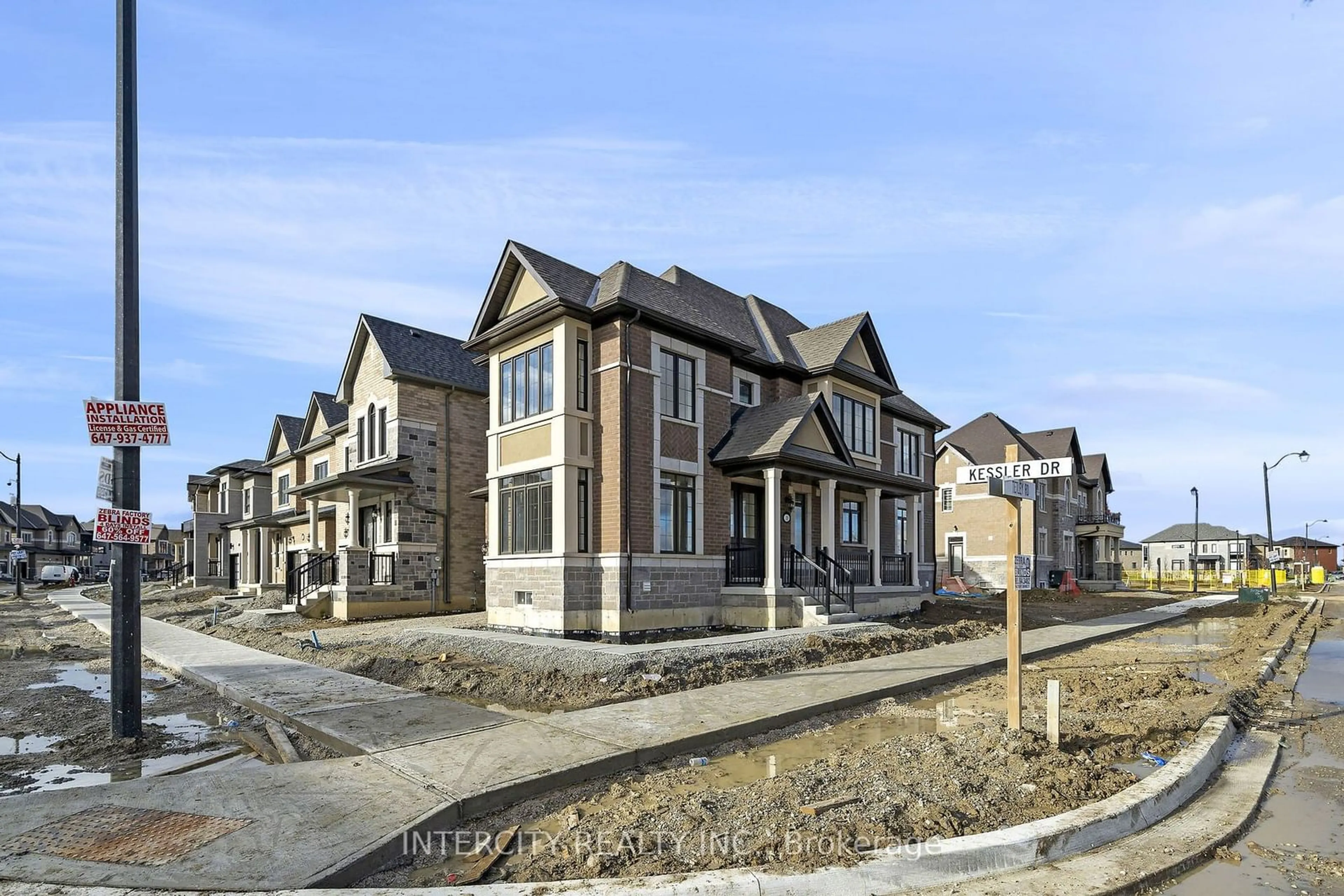 A pic from exterior of the house or condo, the street view for 10 Tetley Rd #Lot 107, Brampton Ontario L6R 4G4