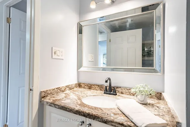 Additional property image - 2185 Fairchild Blvd Unit 27