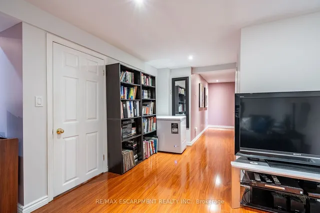 Additional property image - 2185 Fairchild Blvd Unit 27