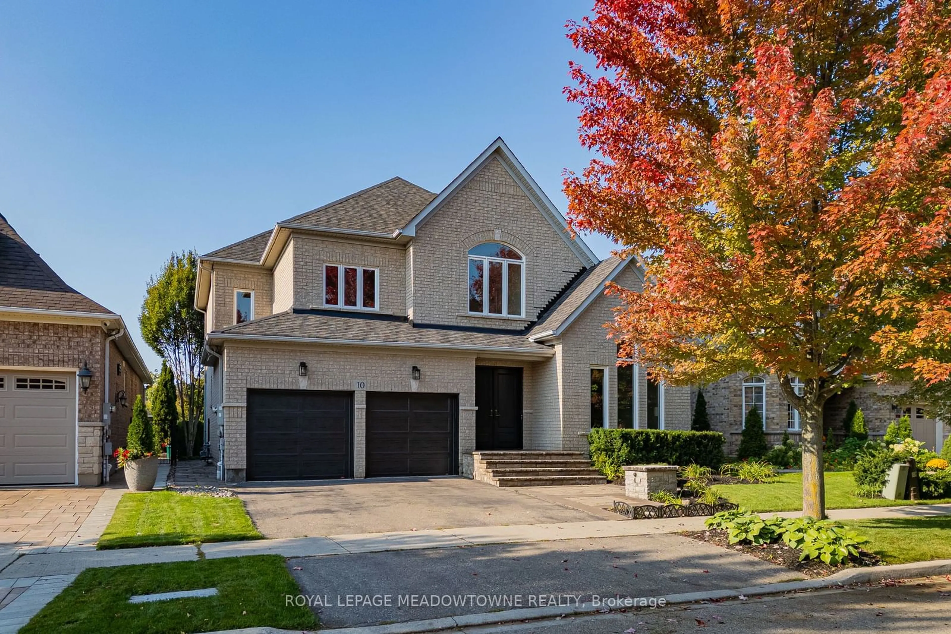 Frontside or backside of a home, the street view for 10 Orchid Ave, Halton Hills Ontario L7G 6L7