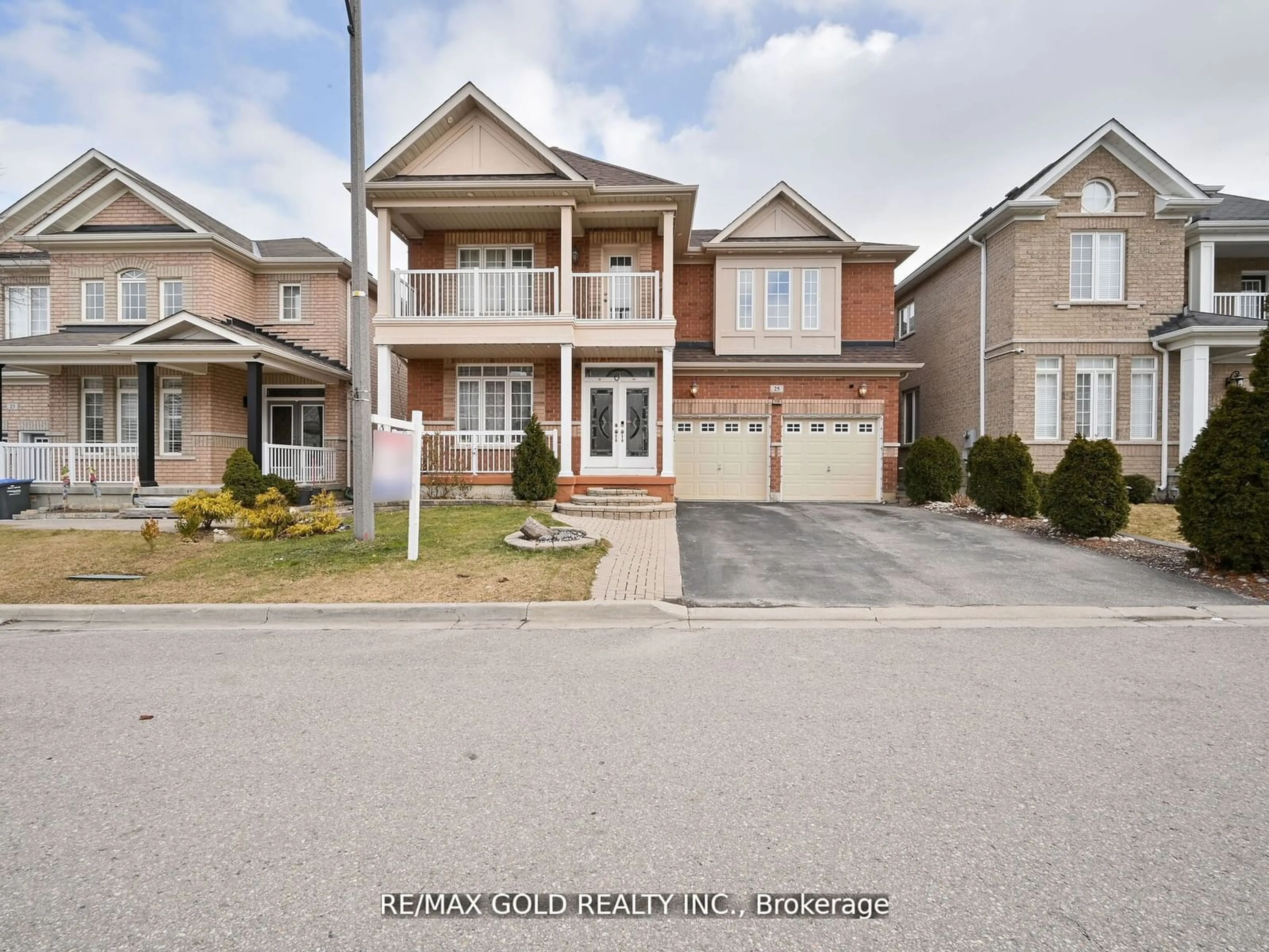 Frontside or backside of a home, the street view for 25 Maverick Cres, Brampton Ontario L6R 3E6