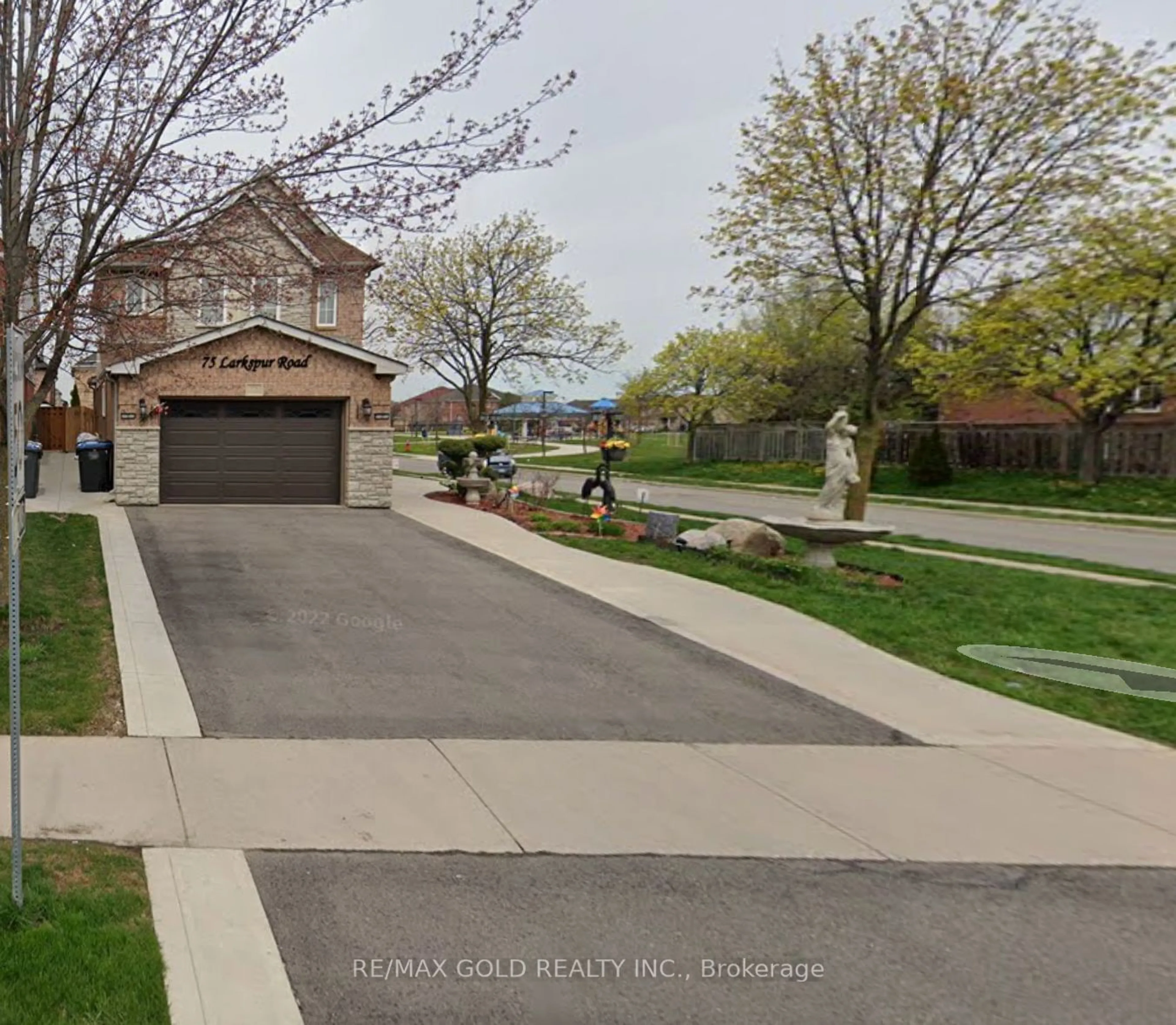 Frontside or backside of a home, the street view for 75 Larkspur Rd, Brampton Ontario L6R 1X2