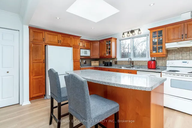 Additional property image - 2005 KILBRIDE St
