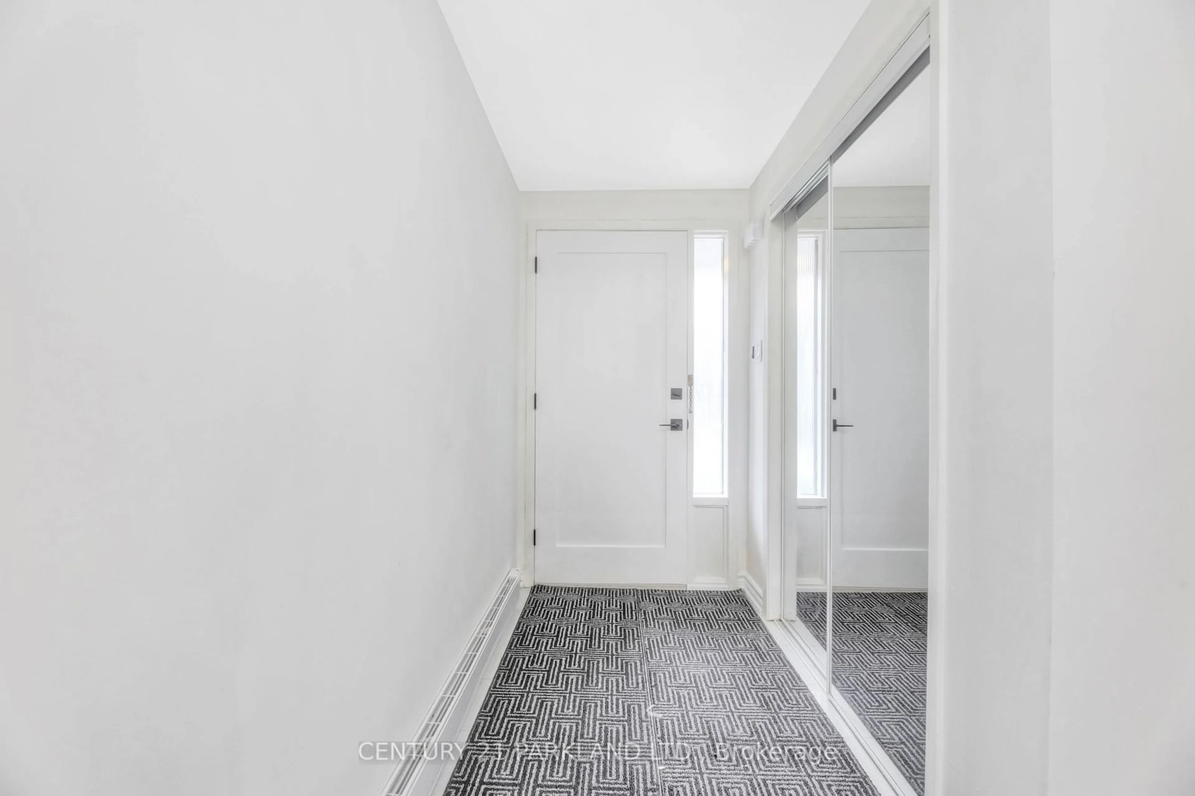 Indoor entryway, not visible floor for 2145 SHEROBEE Rd #83, Mississauga Ontario L5A 3G8