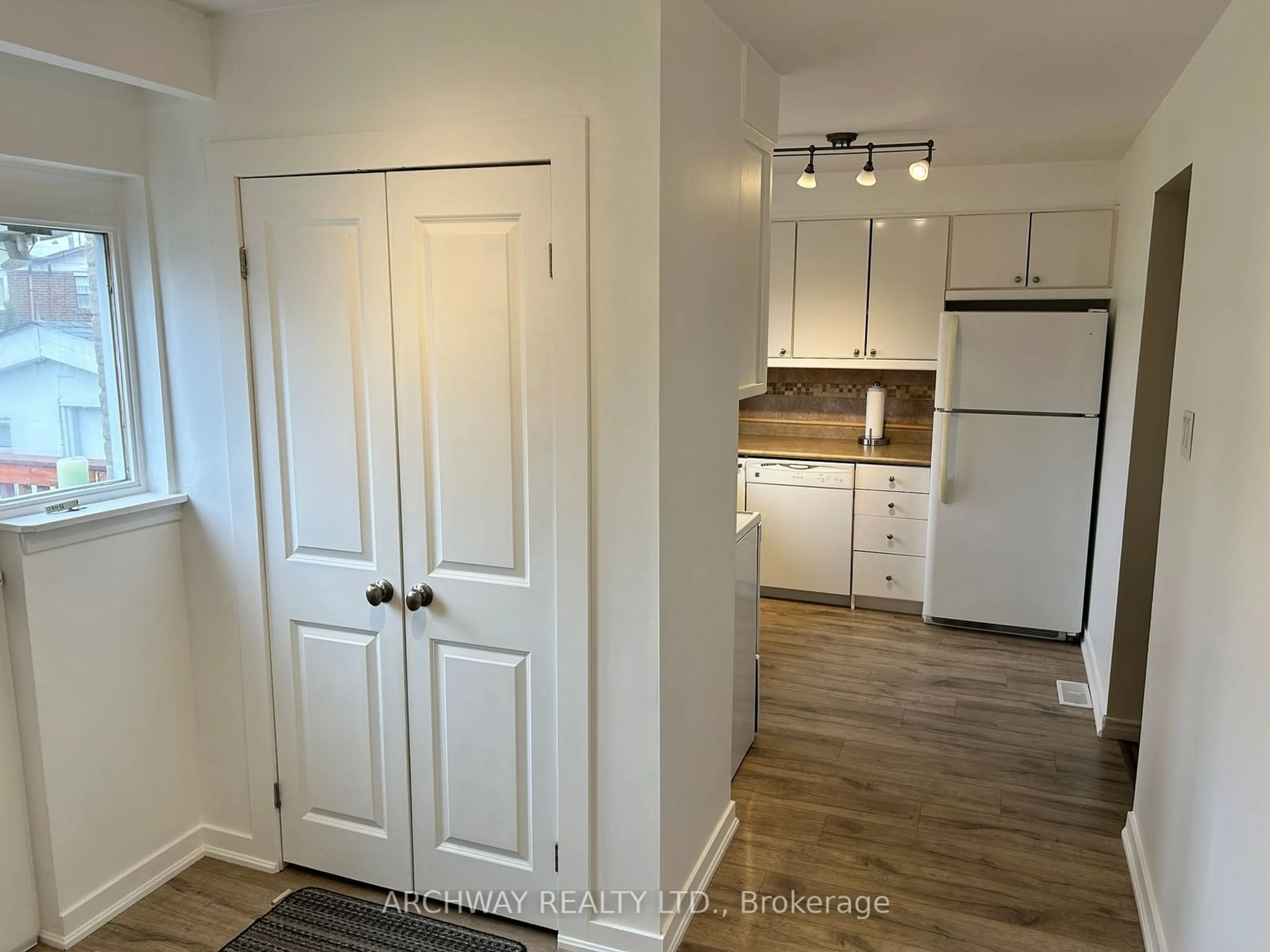 A pic of a room, wood floors for 16 Sharon Crt, Brampton Ontario L6W 3B7